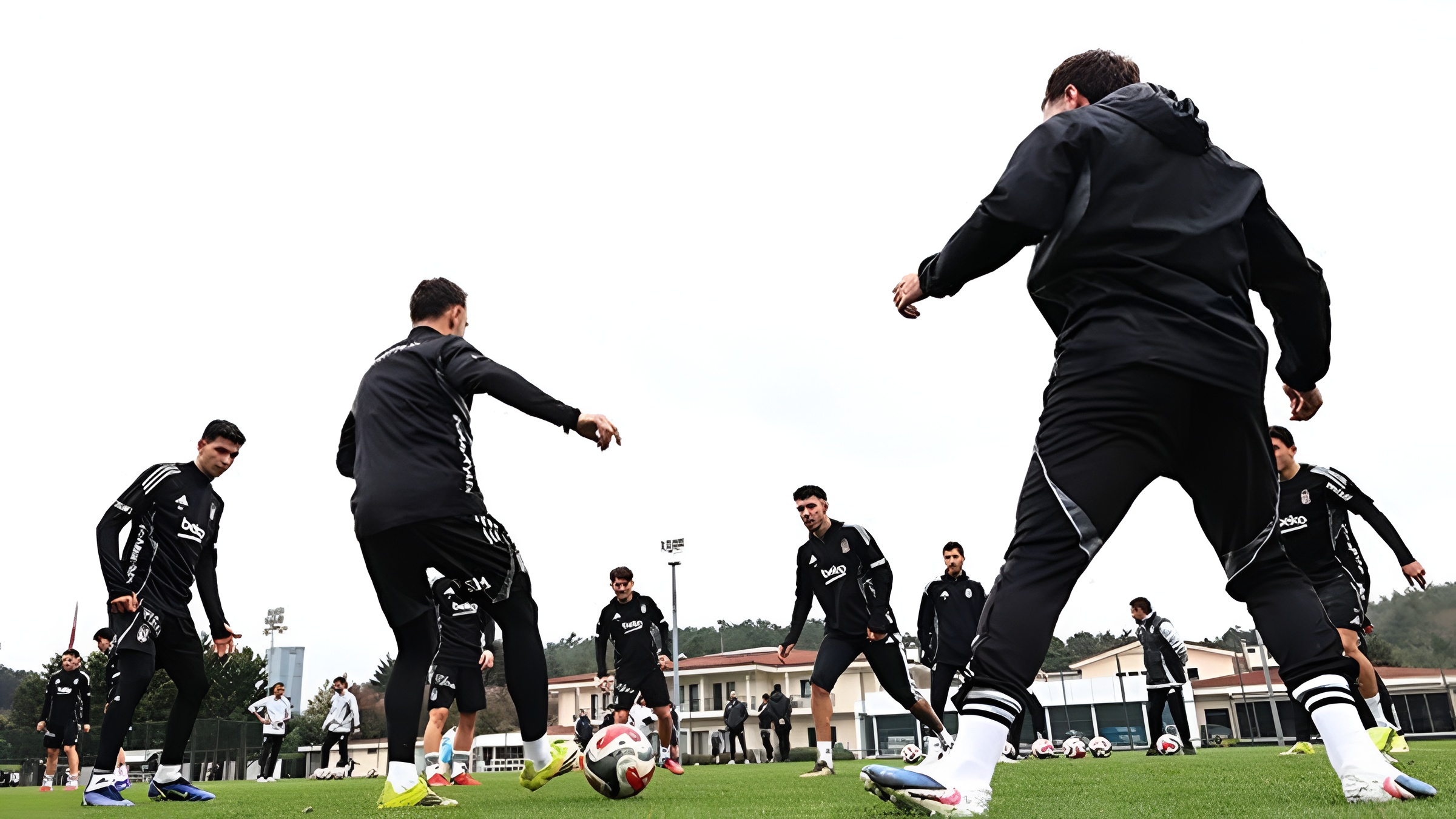 Beşiktaş kondisyon ve taktik çalıştı