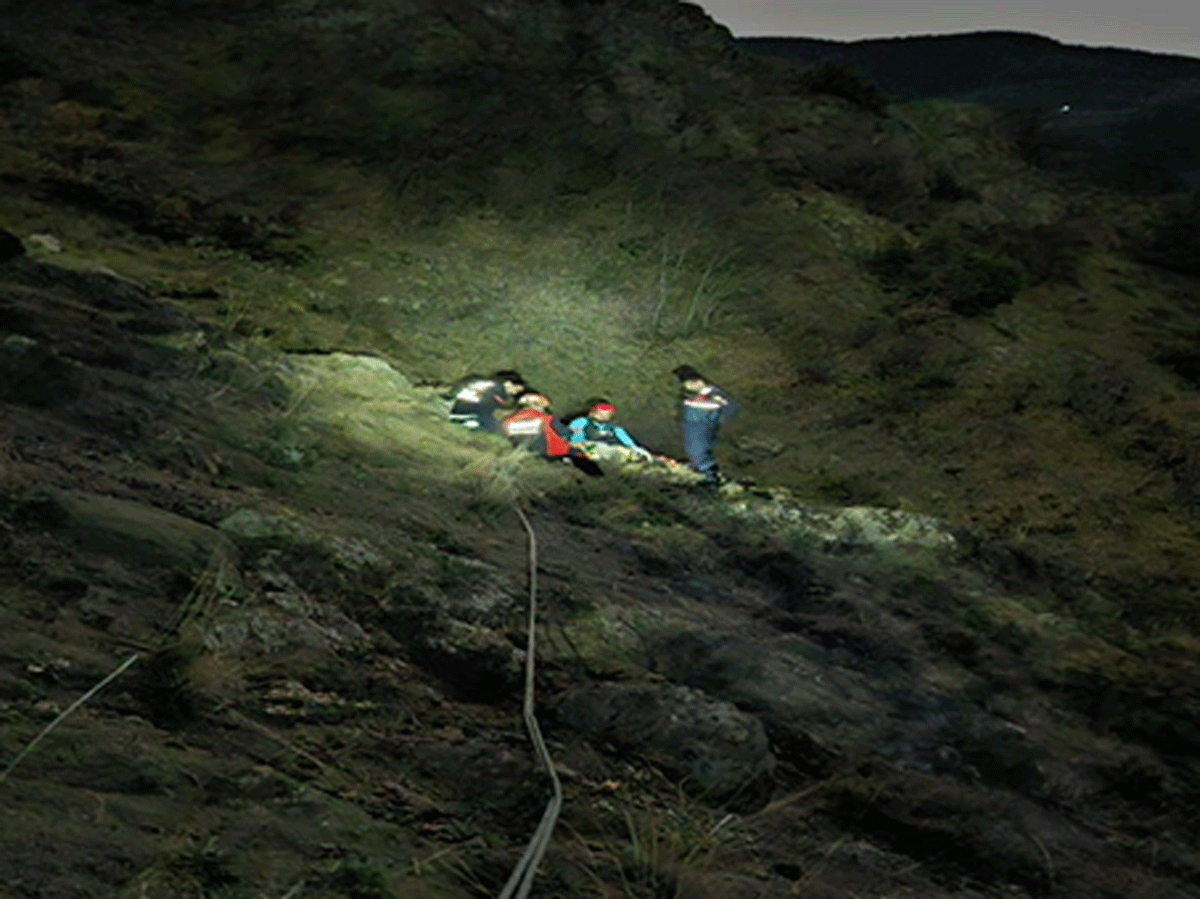 Çorum'da mantar toplarken uçuruma yuvarlanan vatandaşı komandolar kurtardı