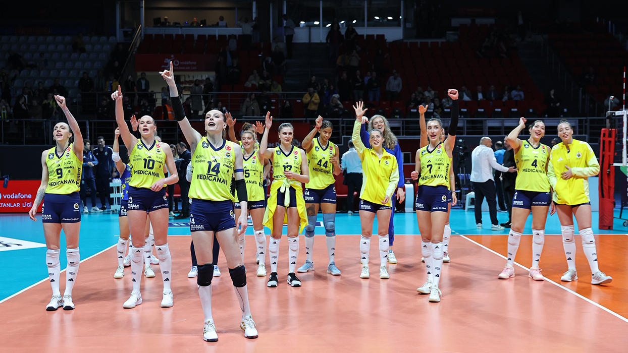 Fenerbahçe Medicana, Zerenspor'u geçip finale çıktı