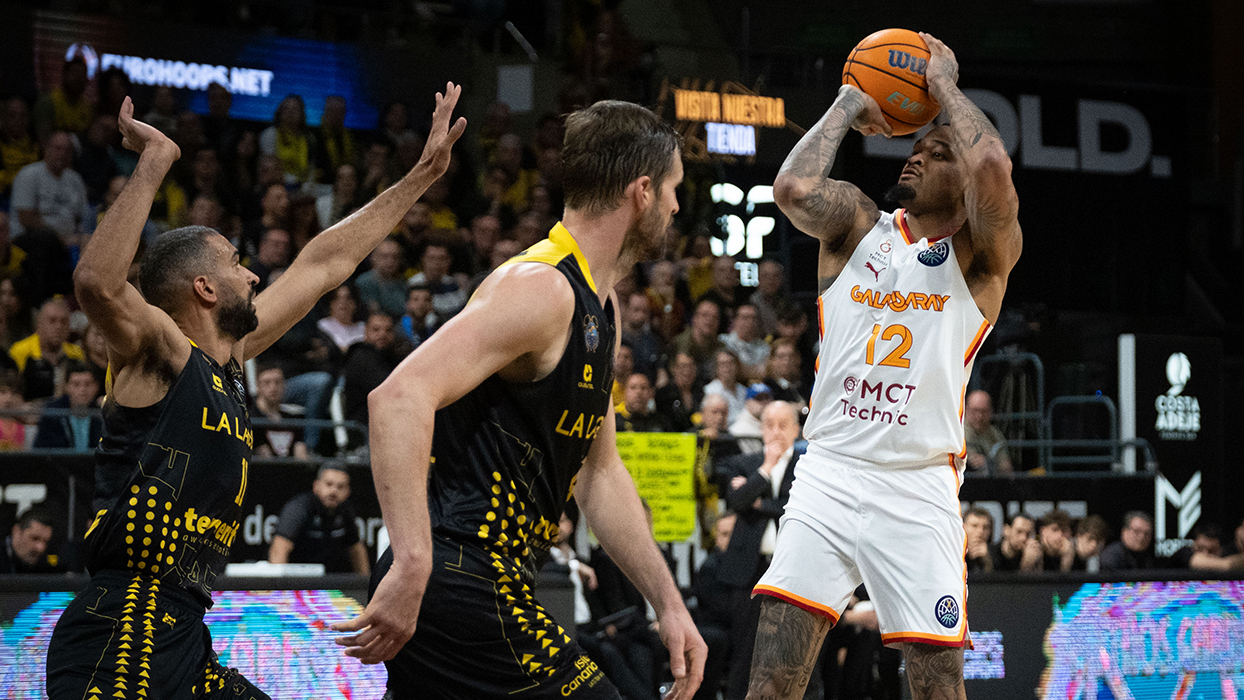 Galatasaray son saniyede yıkıldı! Tenerife seride öne geçti