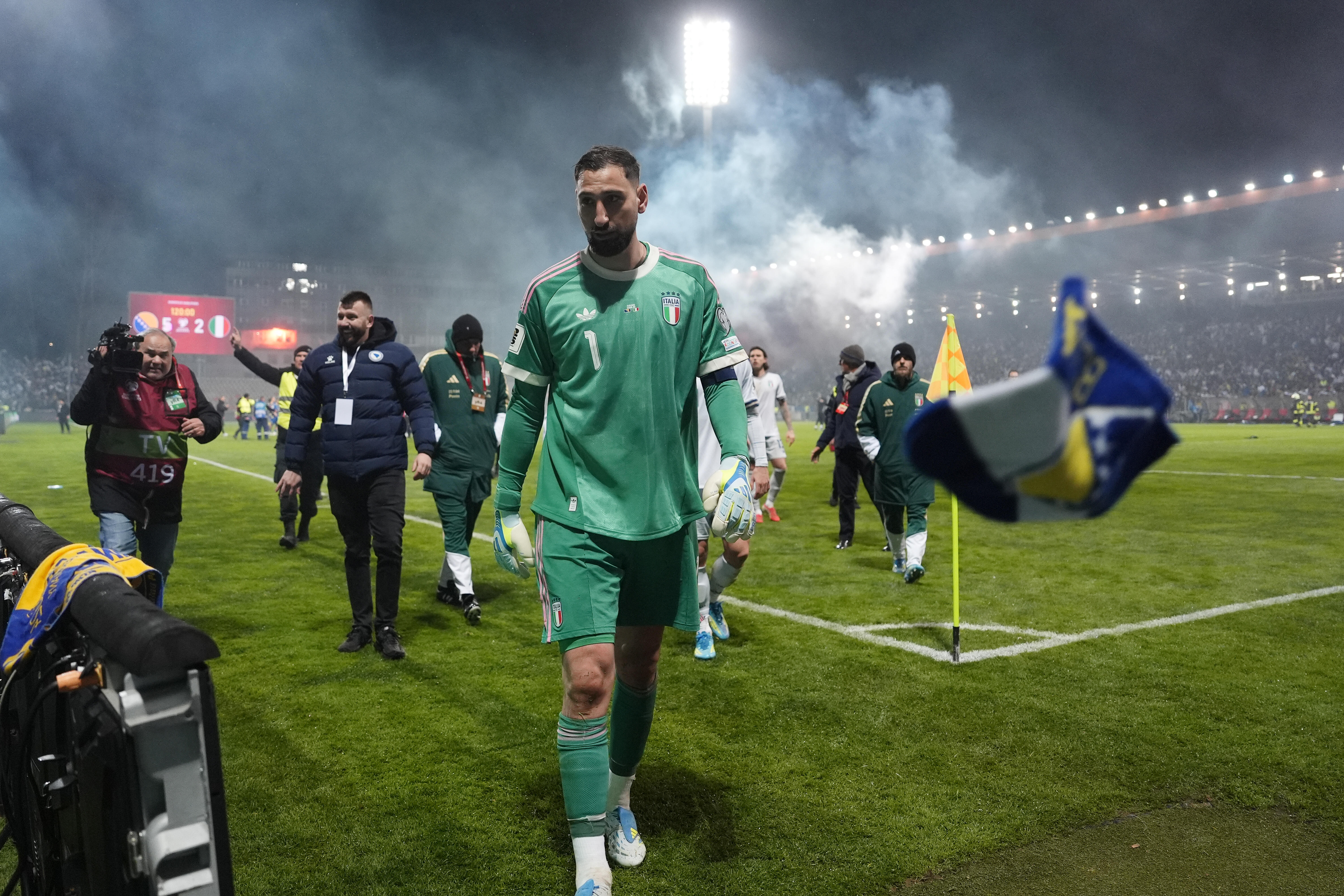 Gianluigi Donnarumma: İtalya'yı ait olduğu yere götüremediğim için üzgünüm