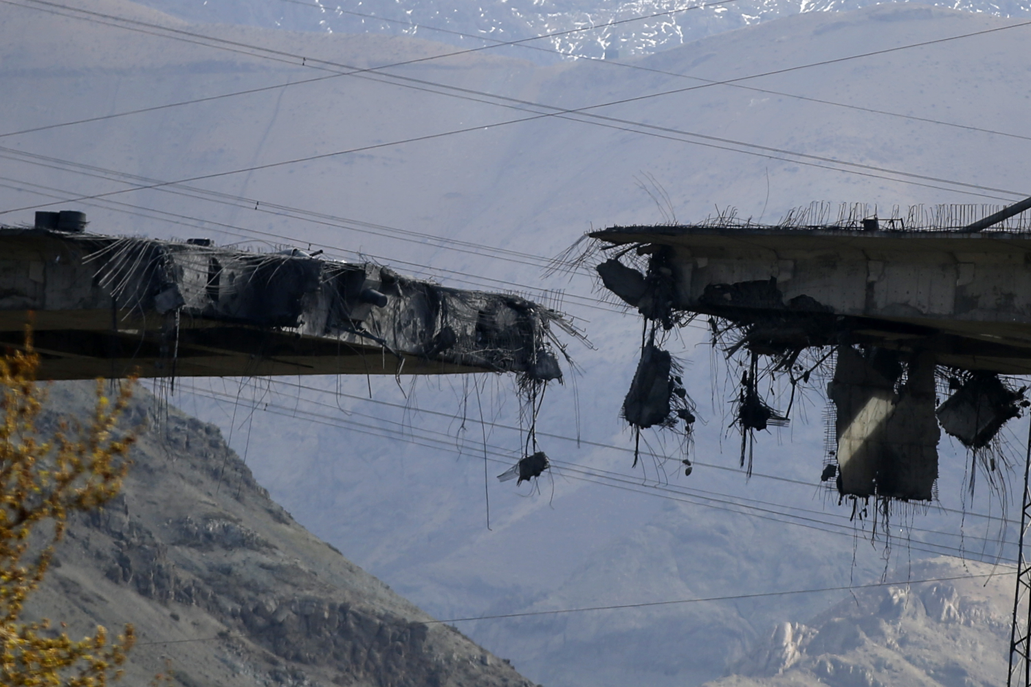 B1 Köprüsü'nde ağır yıkım! Böyle görüntülendi