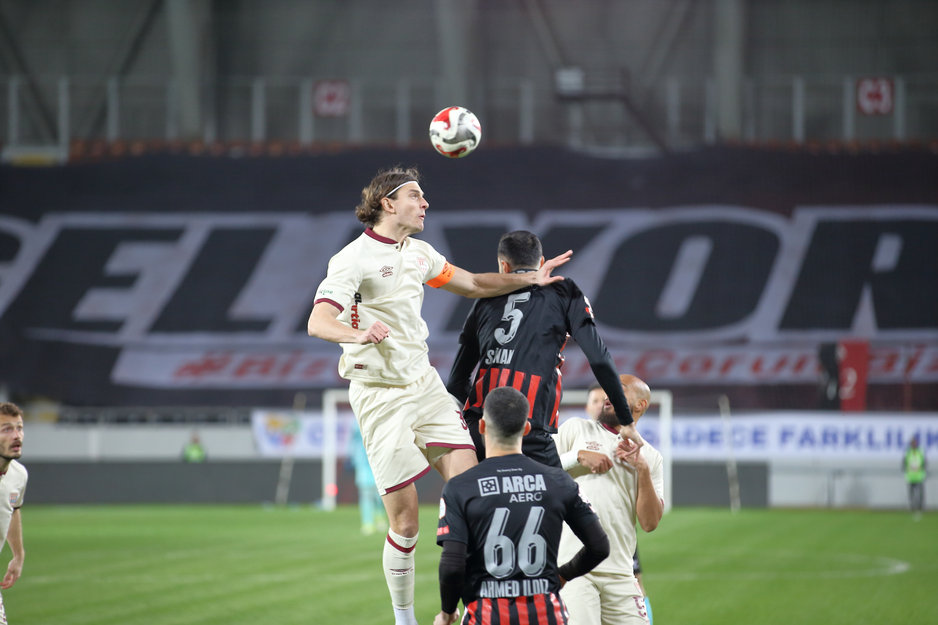 Bandırmaspor, Çorum'da 3 puanı tek golle aldı