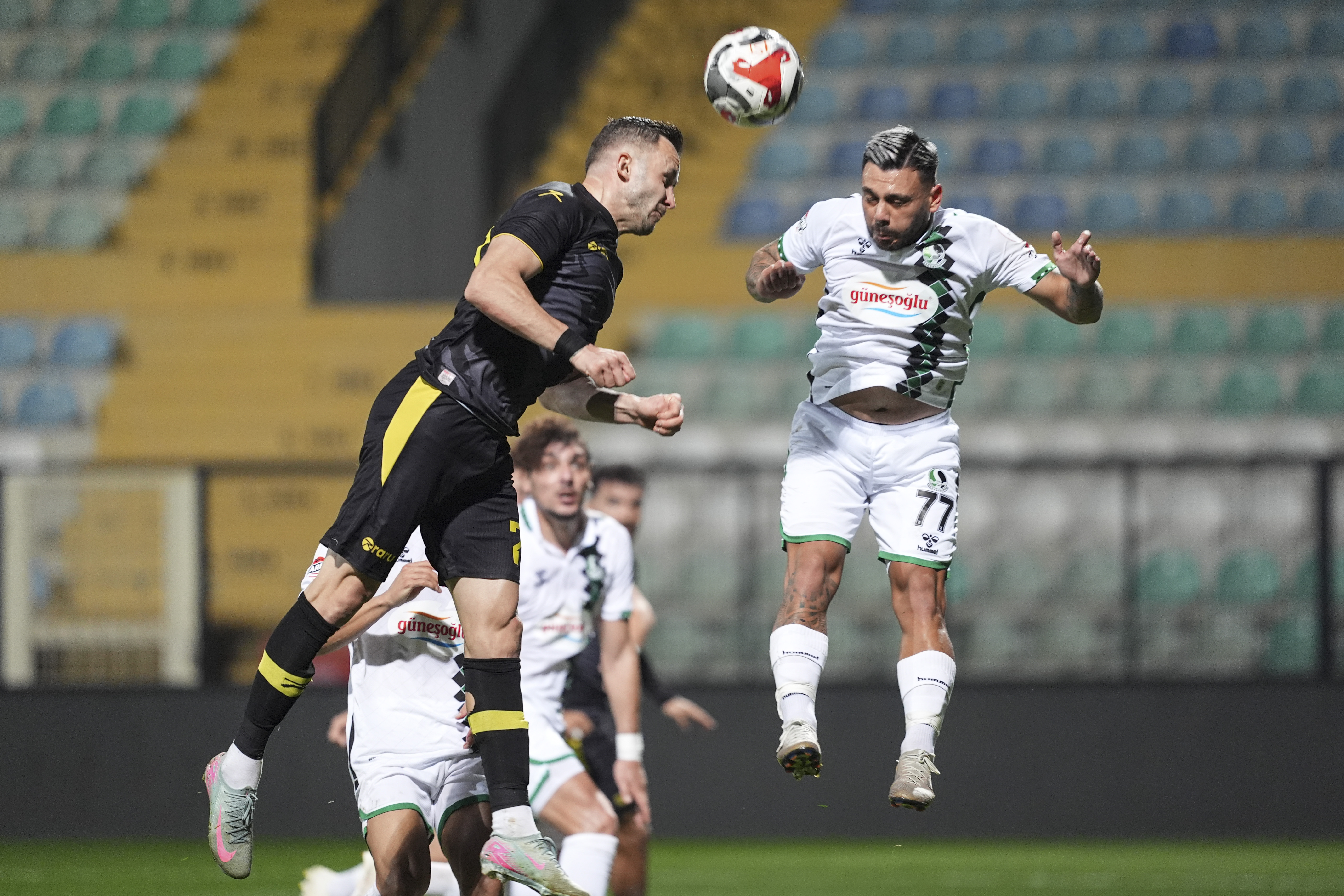 Sakaryaspor'un konuğu İstanbulspor