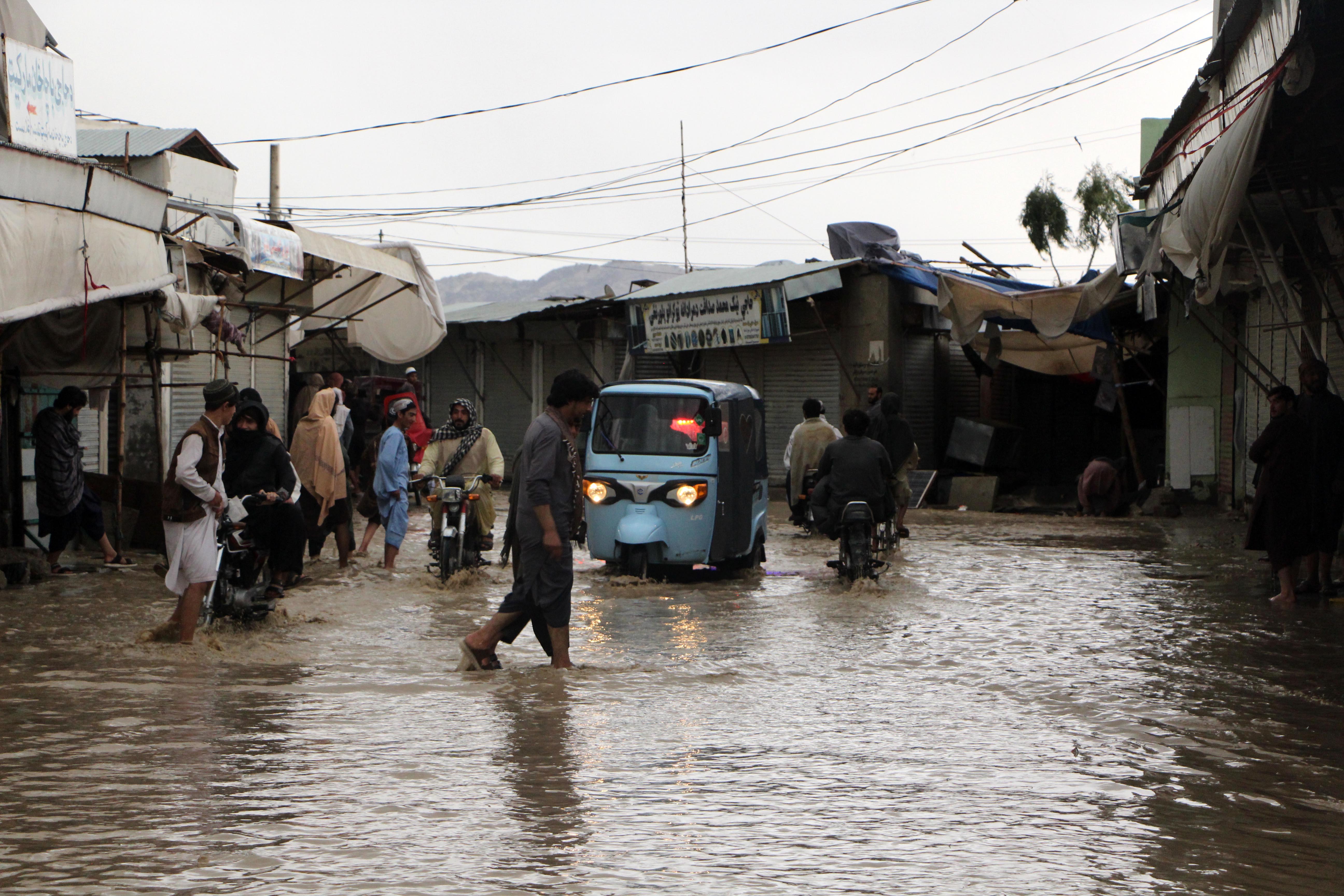 Afganistan'da sel faciası: Can kaybı 77'ye yükseldi