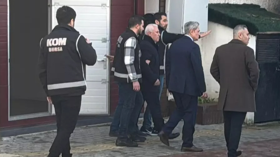 Bursa Büyükşehir Belediye Başkanı Bozbey, görevden uzaklaştırıldı