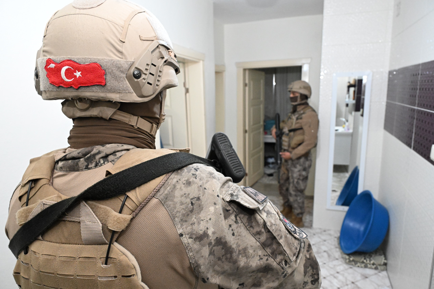 Üç ilde eşzamanlı yasa dışı bahis baskını: Dijital materyallere el konuldu