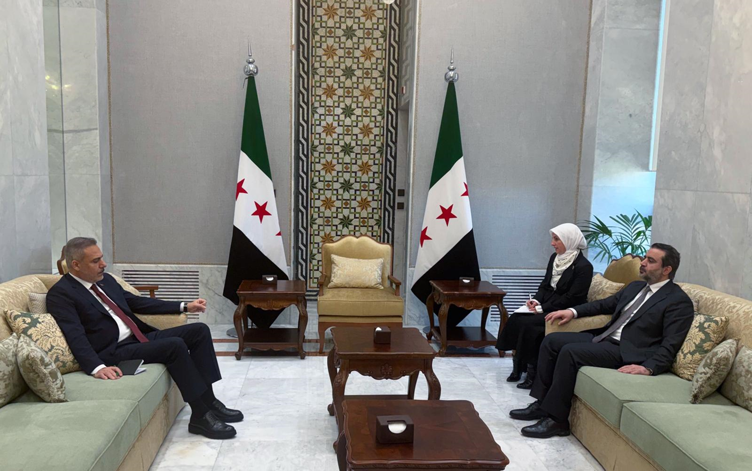 Bakan Fidan'dan Suriye'de diplomasi trafiği... Şeybani ile görüştü