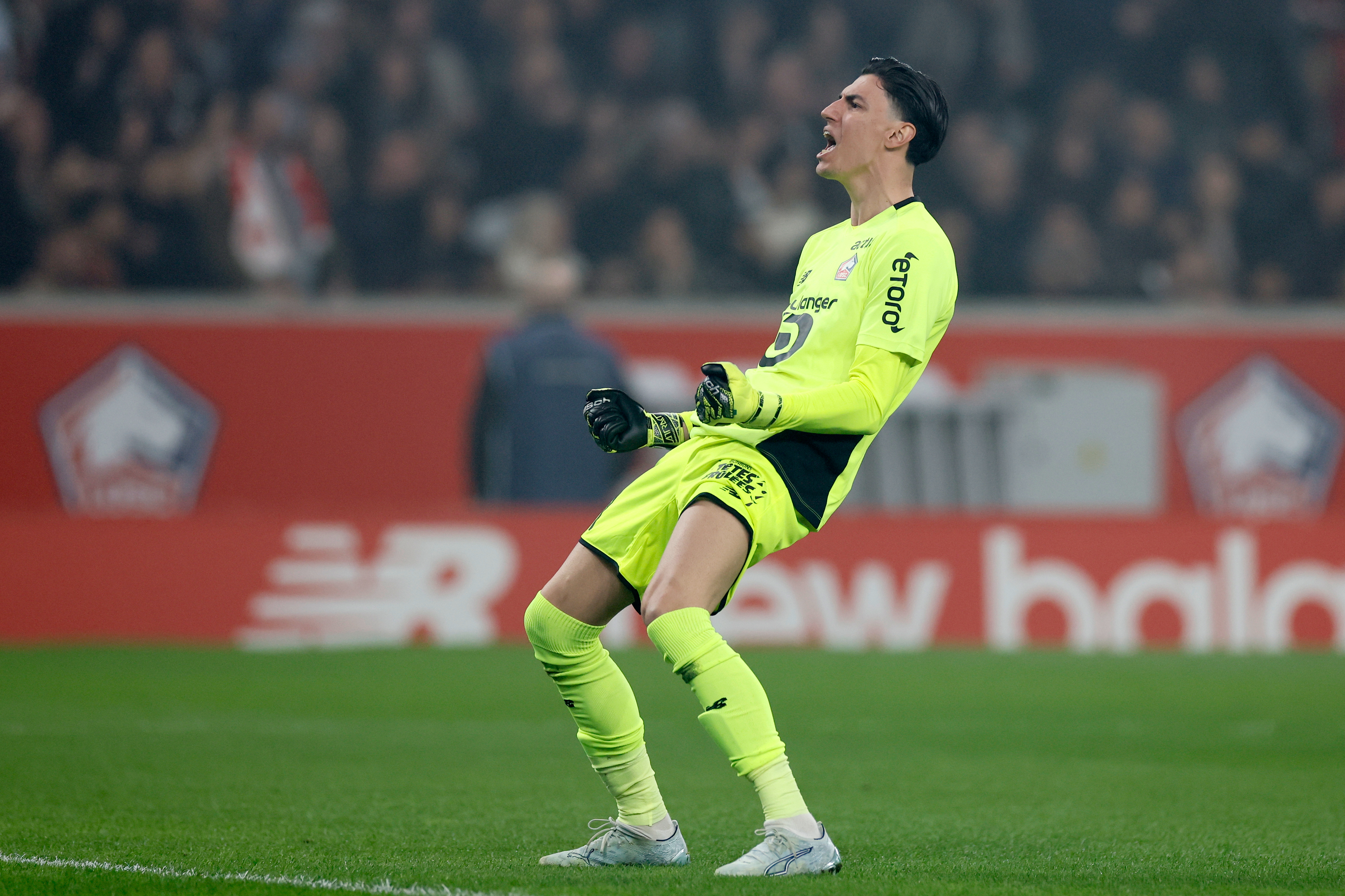 Berke Özer'li Lille, Lens karşısında 3 gollü galip