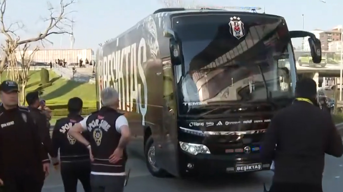 Beşiktaş, derbi için Chobani Stadyumu'na geldi