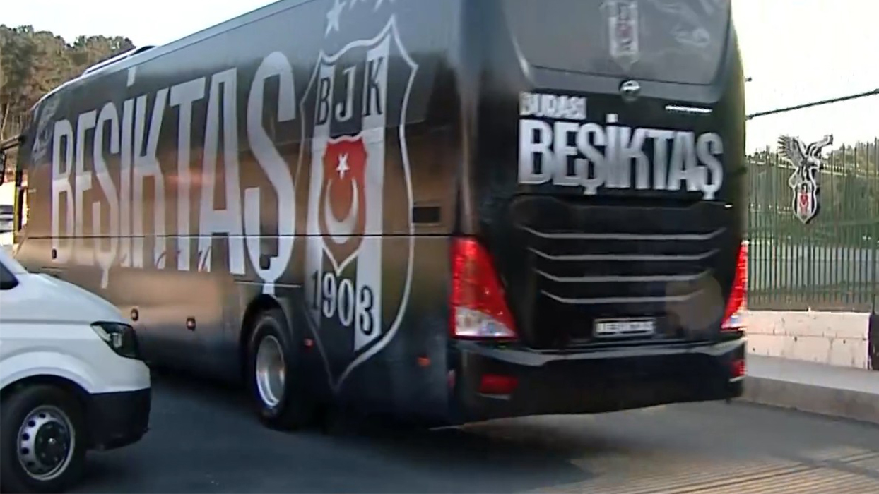 Beşiktaş kafilesi derbi için stadyuma hareket etti