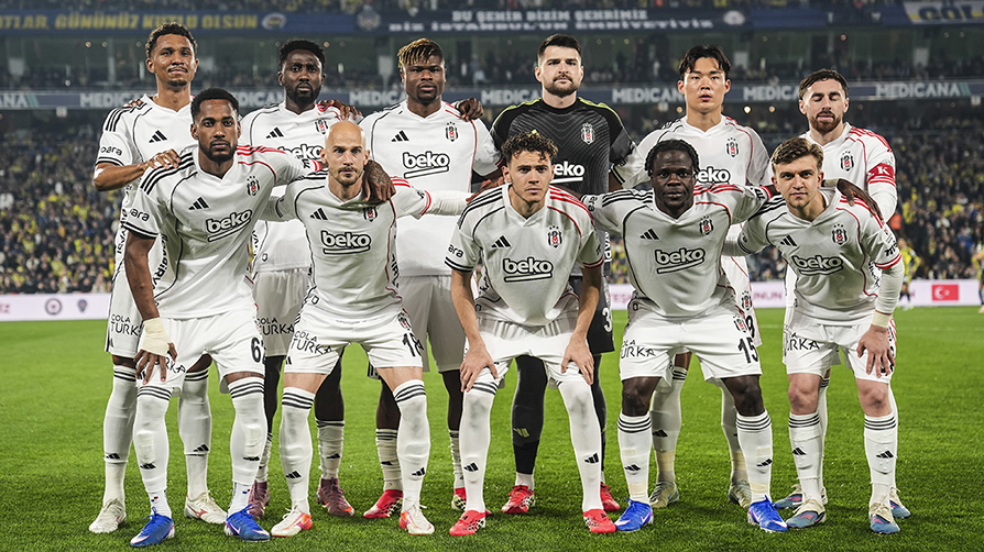 Beşiktaş'ta sakatlık! Hastaneye kaldırıldı