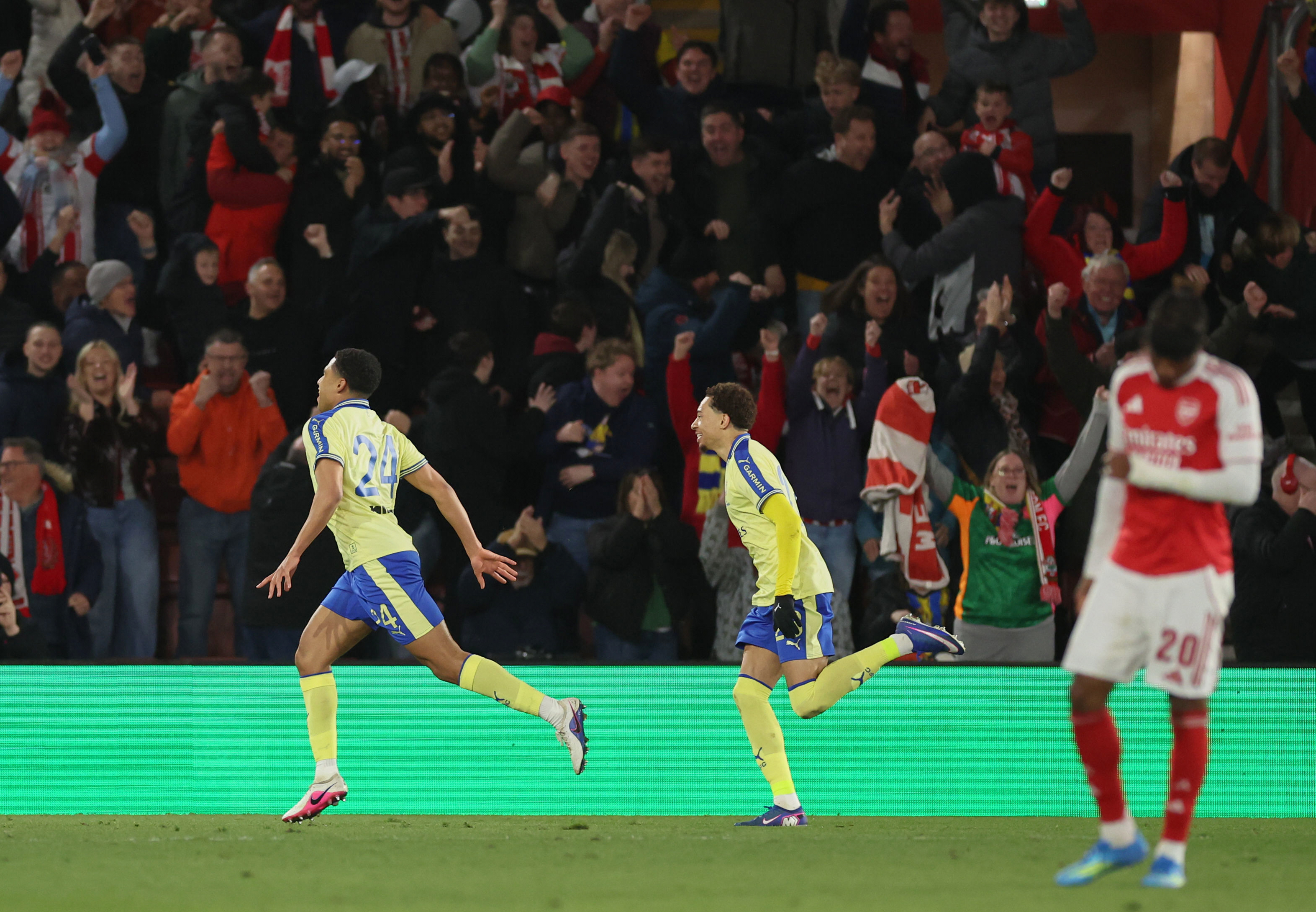 Championship ekibinden Arsenal'e soğuk duş