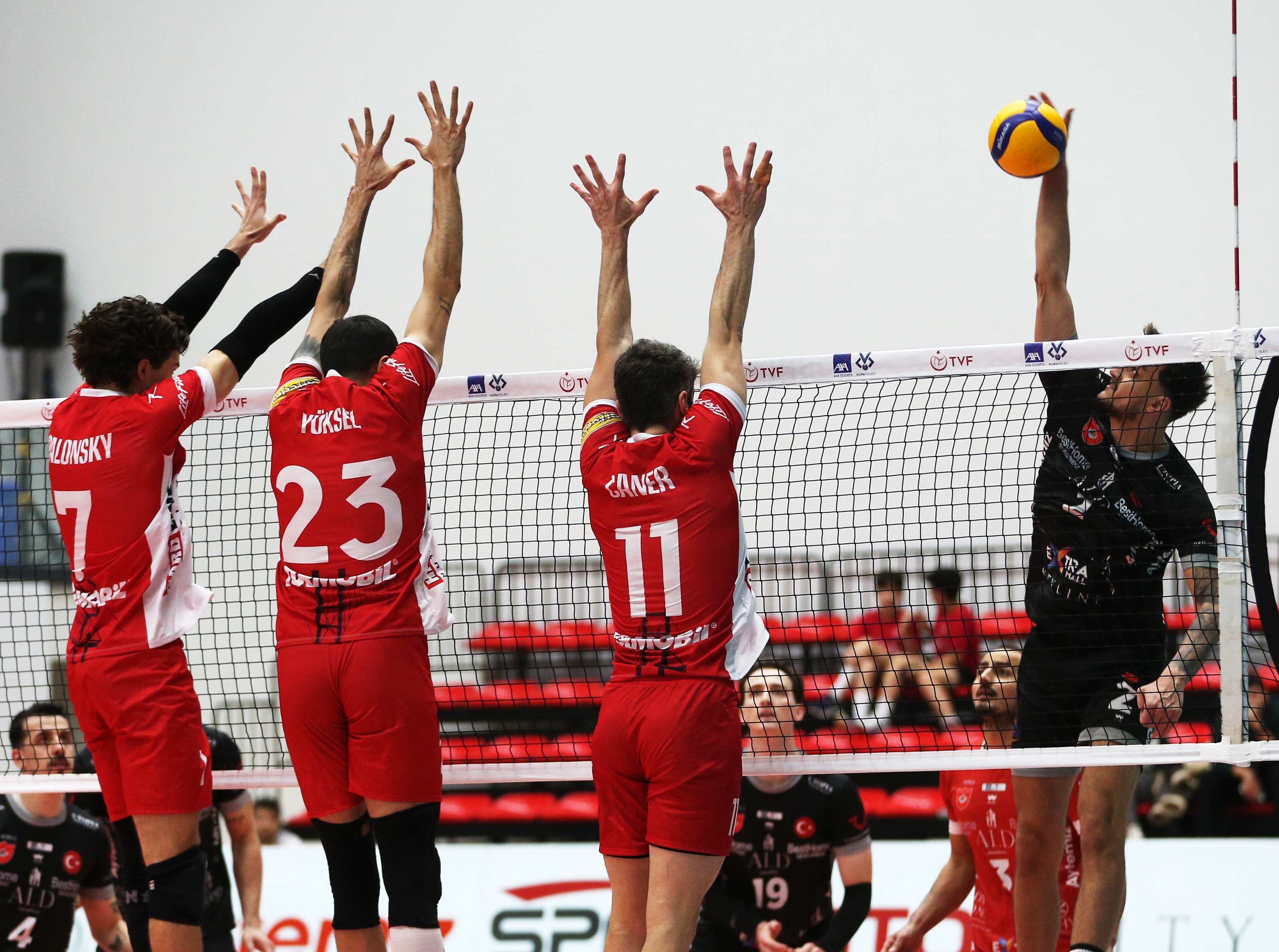 Kupa Voley'de dörtlü final heyecanı yarın başlıyor