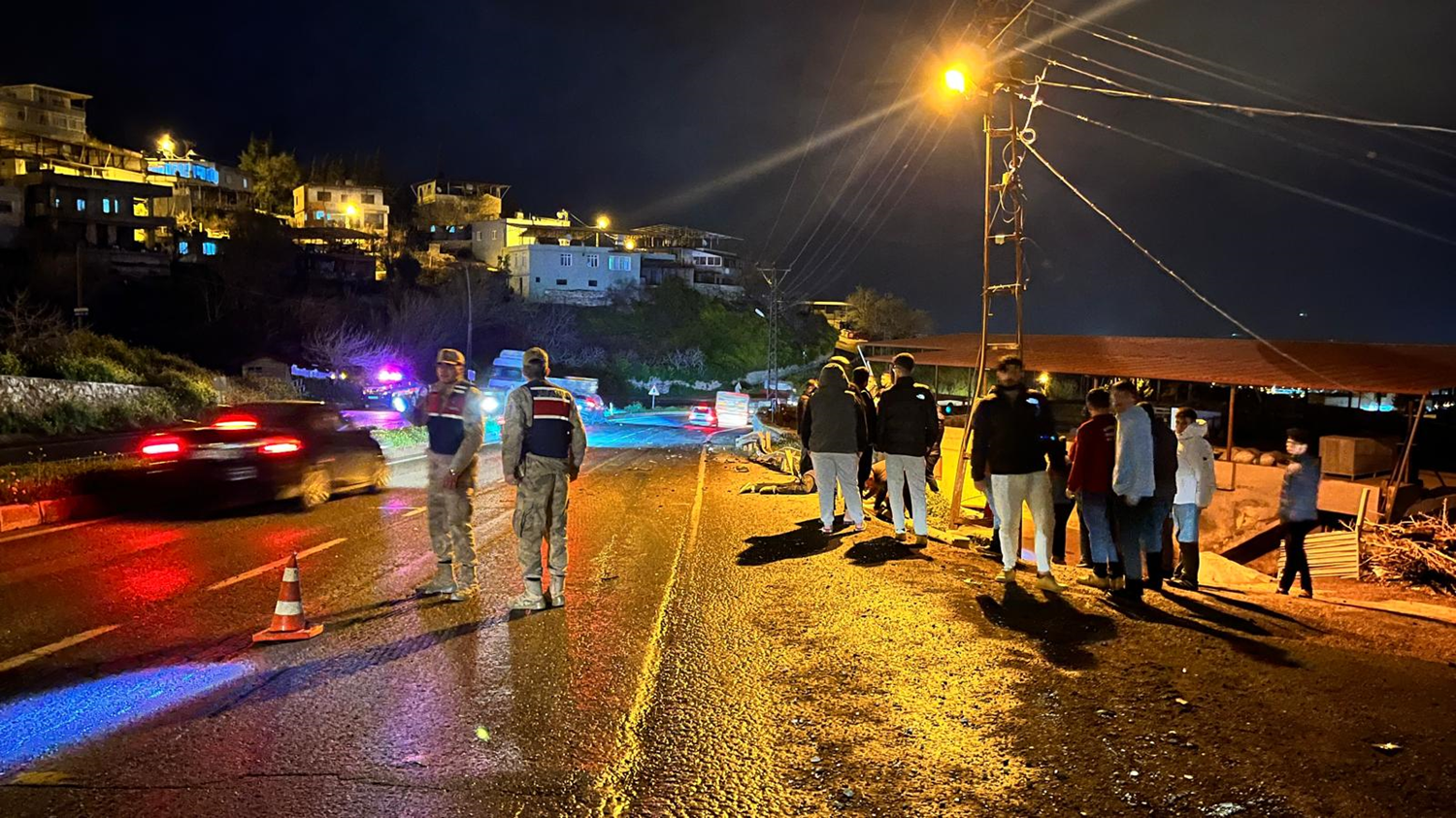 SUV tipi araç ile otomobilin çarpıştığı kazada 1 kişi yaralandı