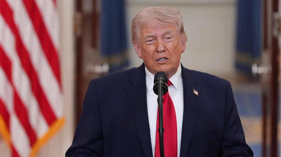 Trump'tan Hürmüz ısrarı... İran'a verdiği süreyi yine uzattı