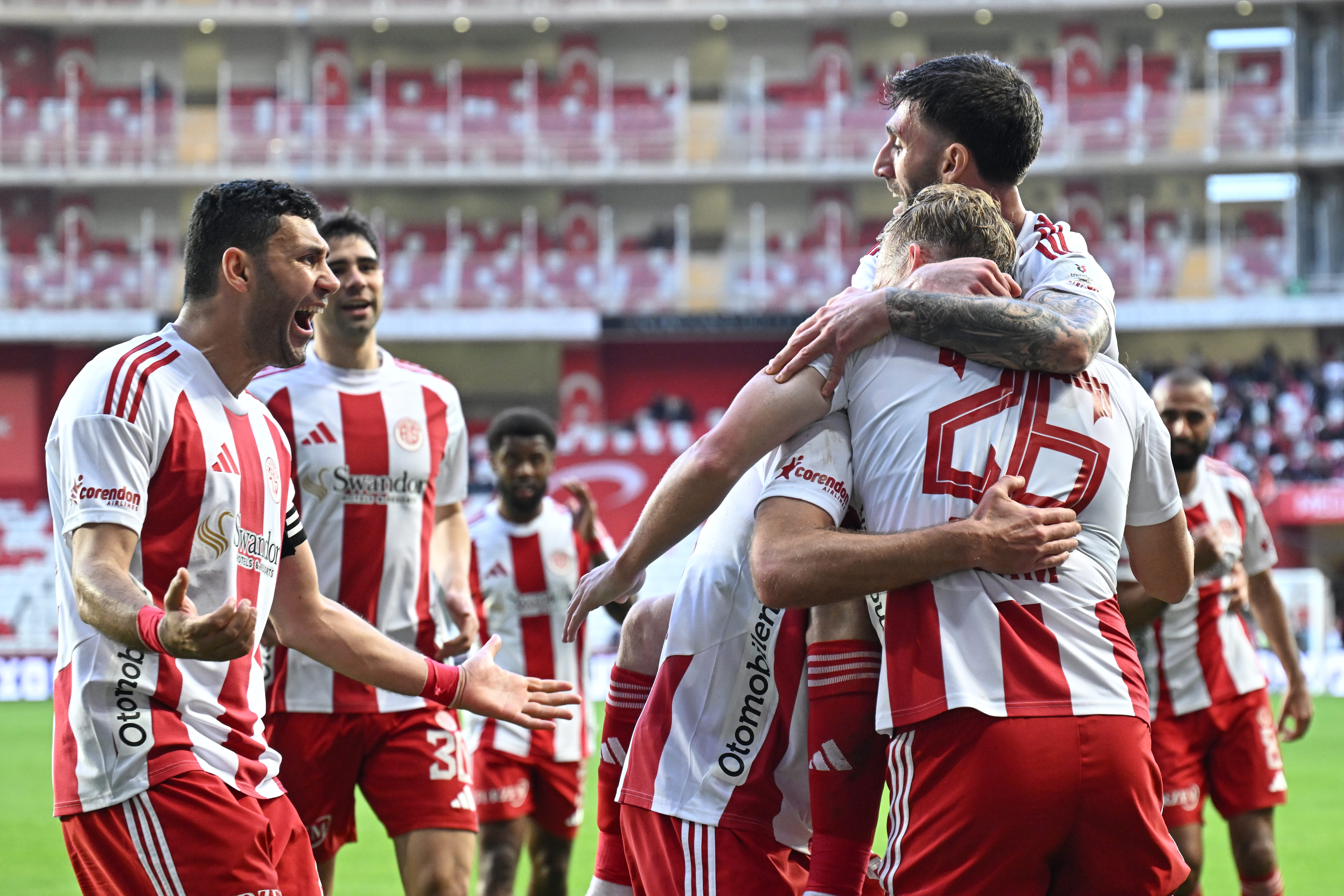 Antalyaspor'un 5 haftalık galibiyet hasreti son erdi