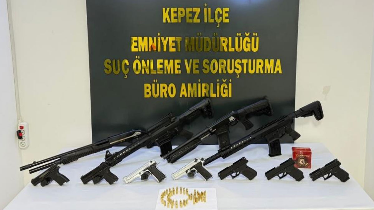 Kepez'de 'Şafak' operasyonu! Cephanelik ele geçirildi