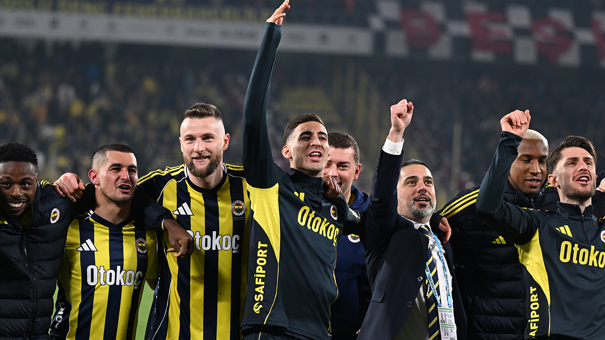 Taraftarlar akın etti! Fenerbahçe'ye tesislerde sevgi seli