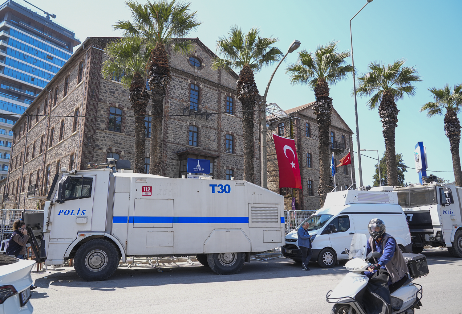 İzmir'de eski DGM binalarının tahliye süreci tamamlandı