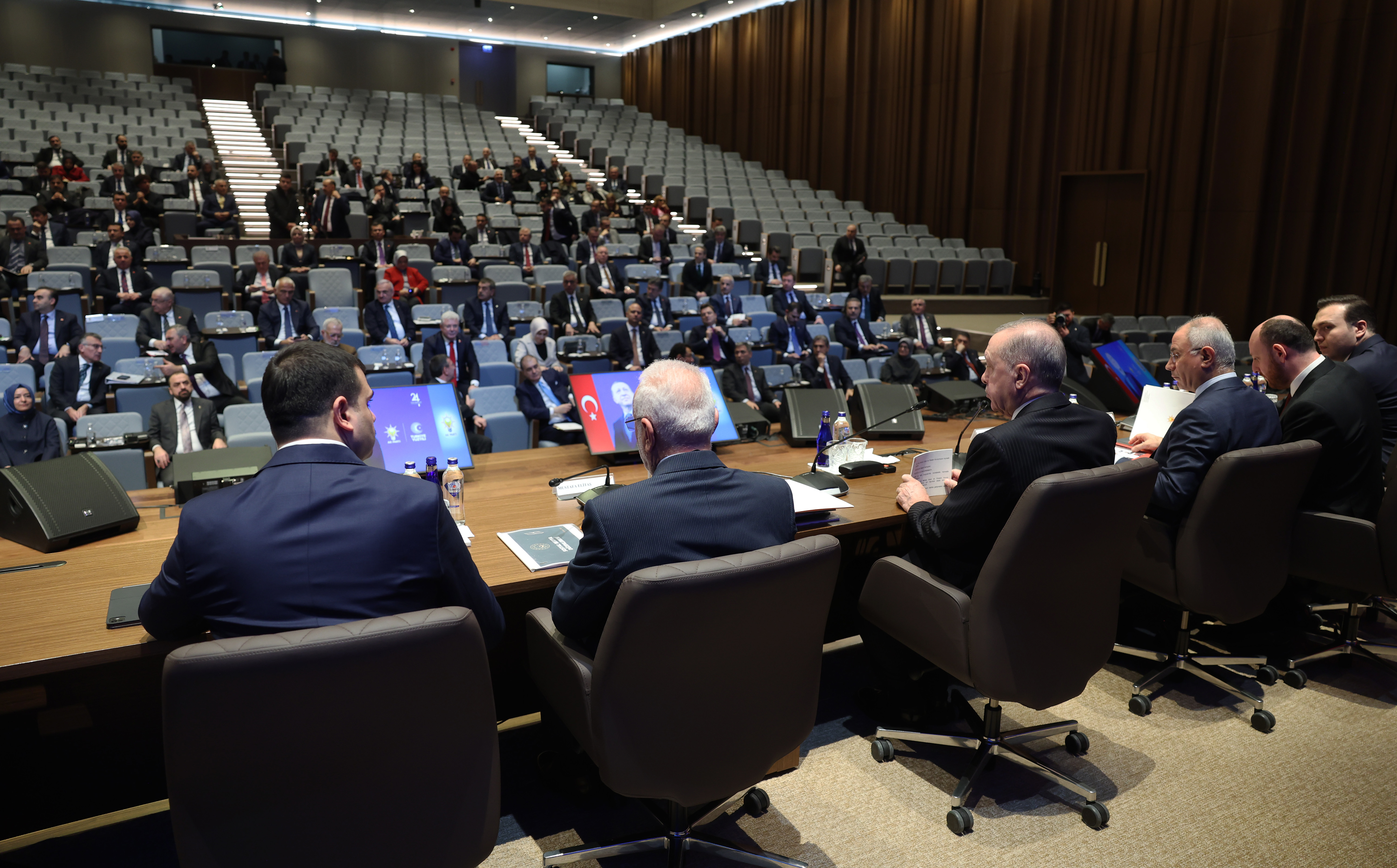 AK Parti MKYK Cumhurbaşkanı Erdoğan başkanlığında toplandı