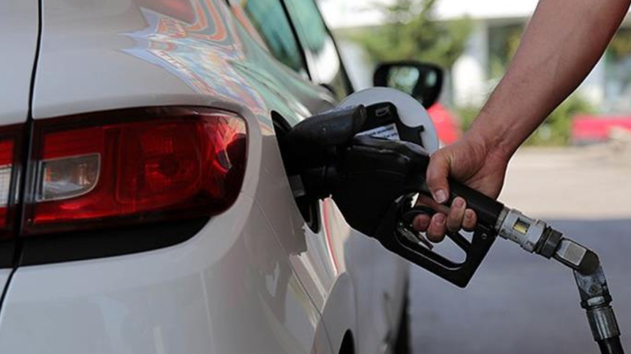 Akaryakıtta tarihi düşüş: Benzin ve motorine büyük indirim geliyor