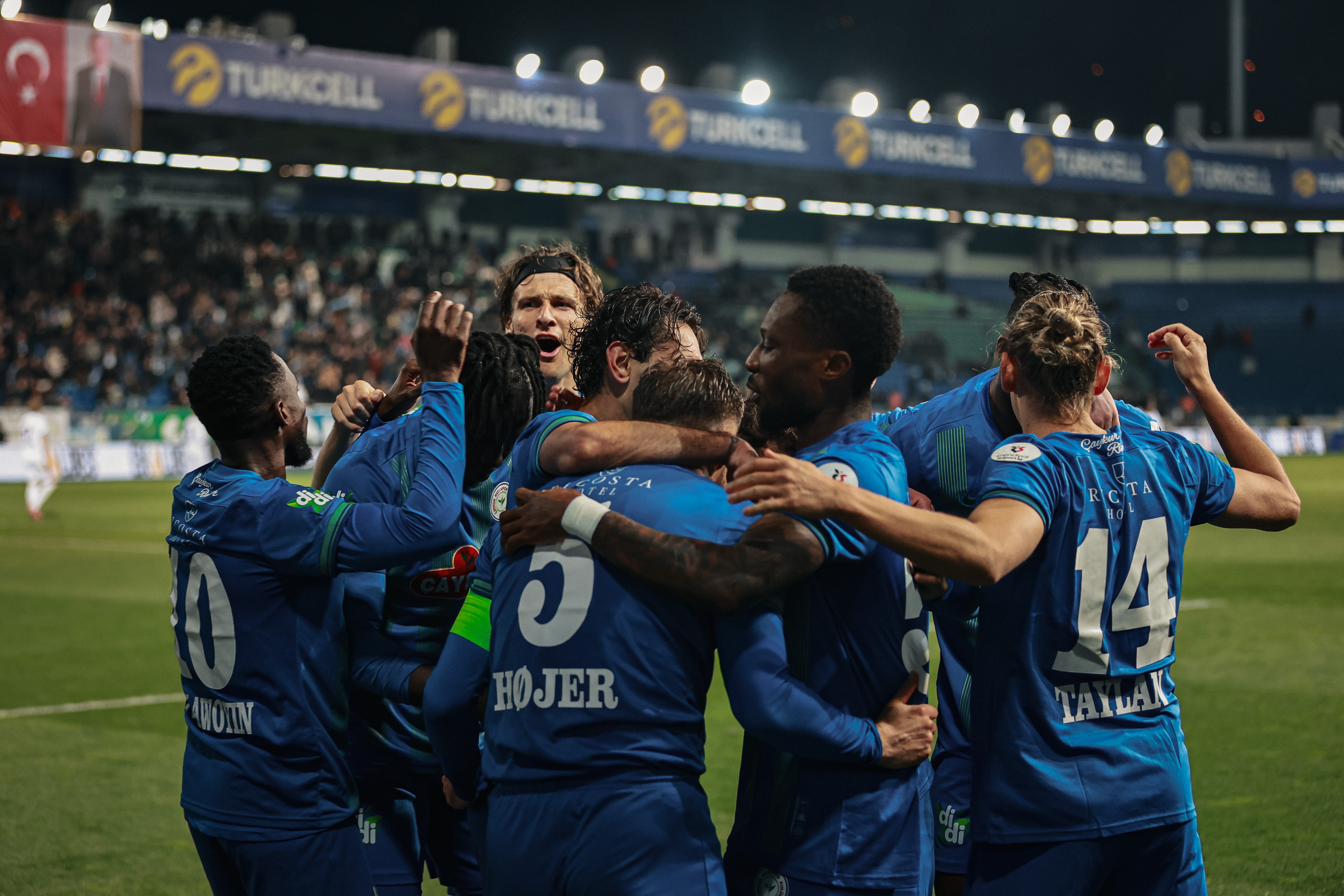 Rizespor'dan farklı galibiyet: Samsunspor'u 4 golle geçti