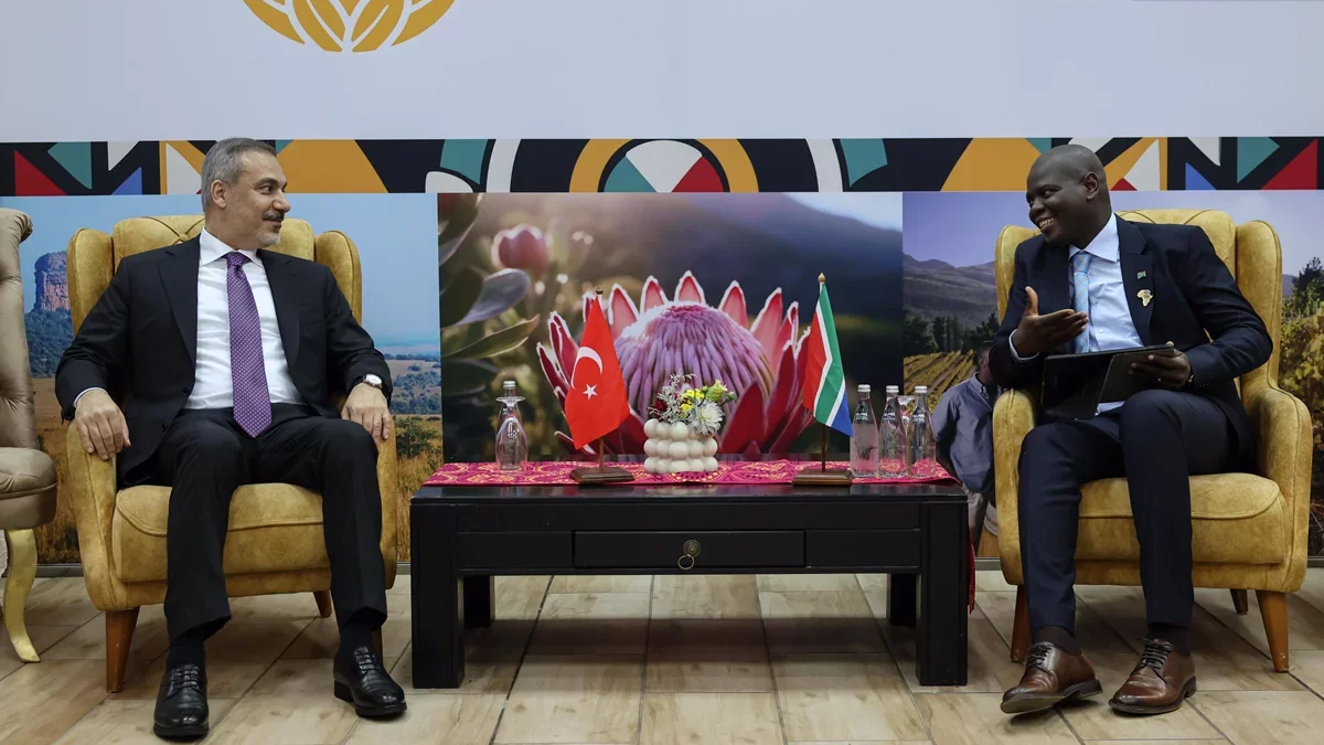 Bakan Fidan'dan barış trafiği! Güney Afrika ile 