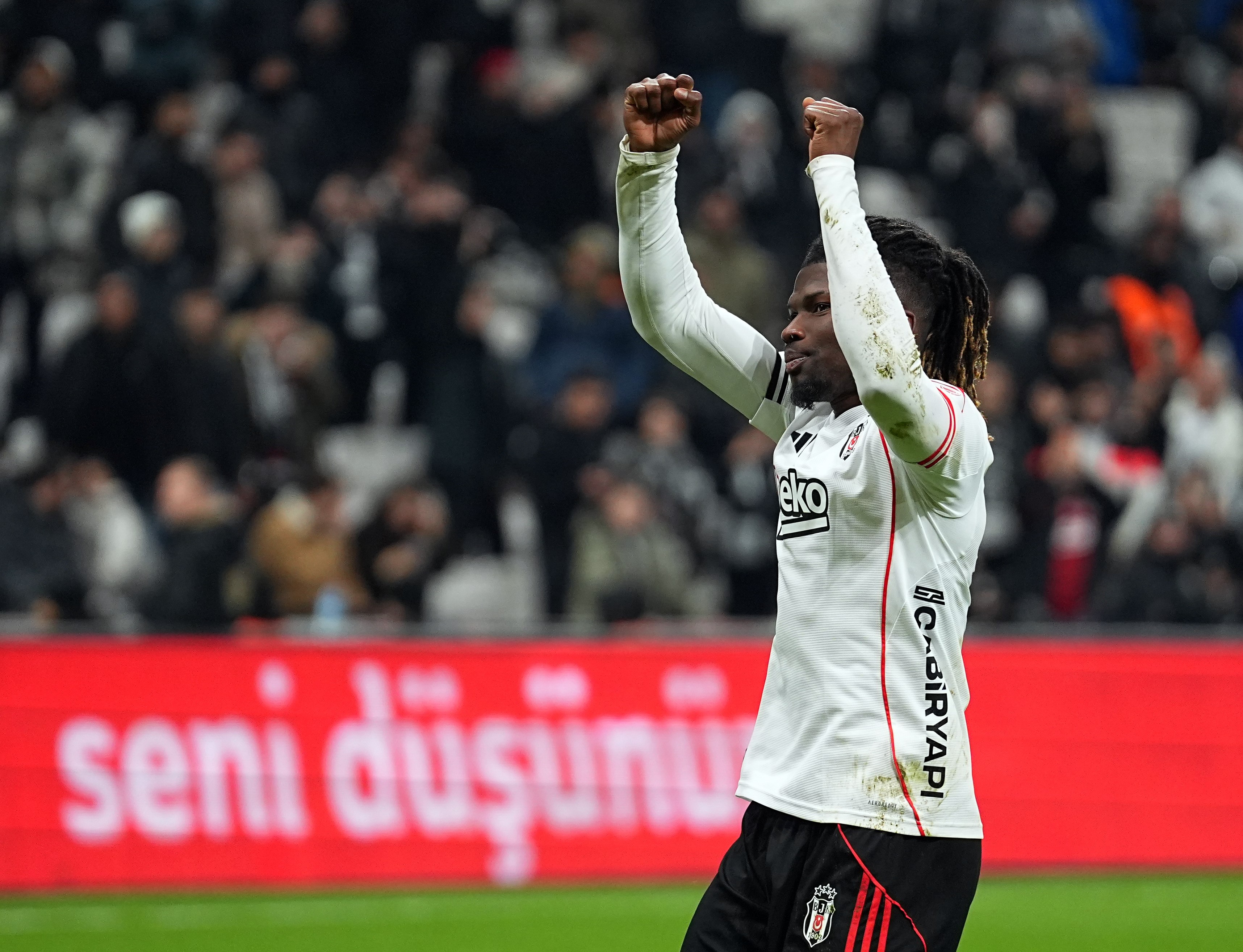 Beşiktaş'ta El Bilal Toure geri döndü