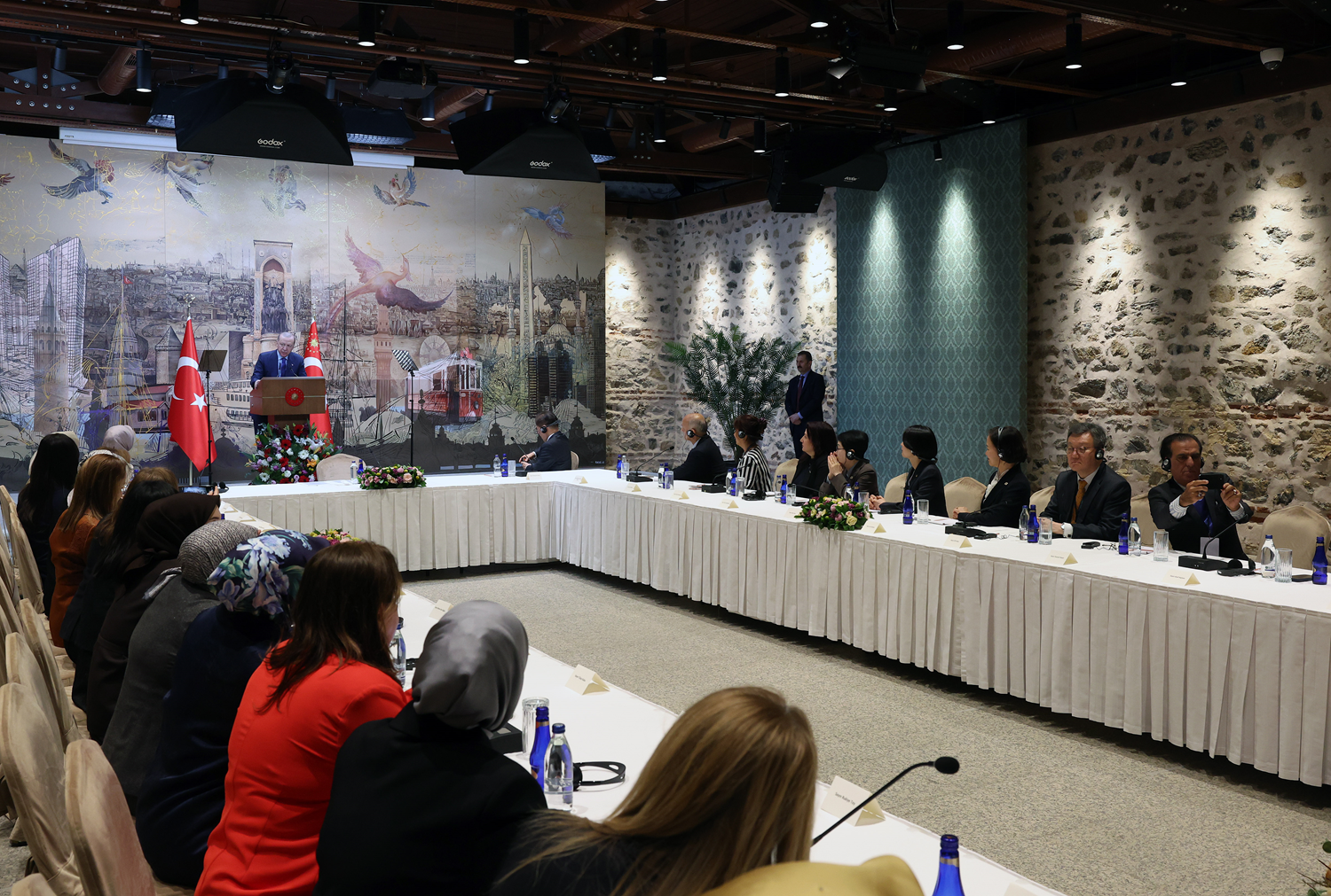 Cumhurbaşkanı Erdoğan, ICAPP Kadın Kolu 9. Toplantısı katılımcılarını kabul etti