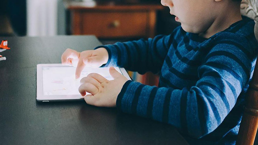 Çocuklara dijital koruma kalkanı olacak... 15 yaş altına sosyal medya freni geliyor!