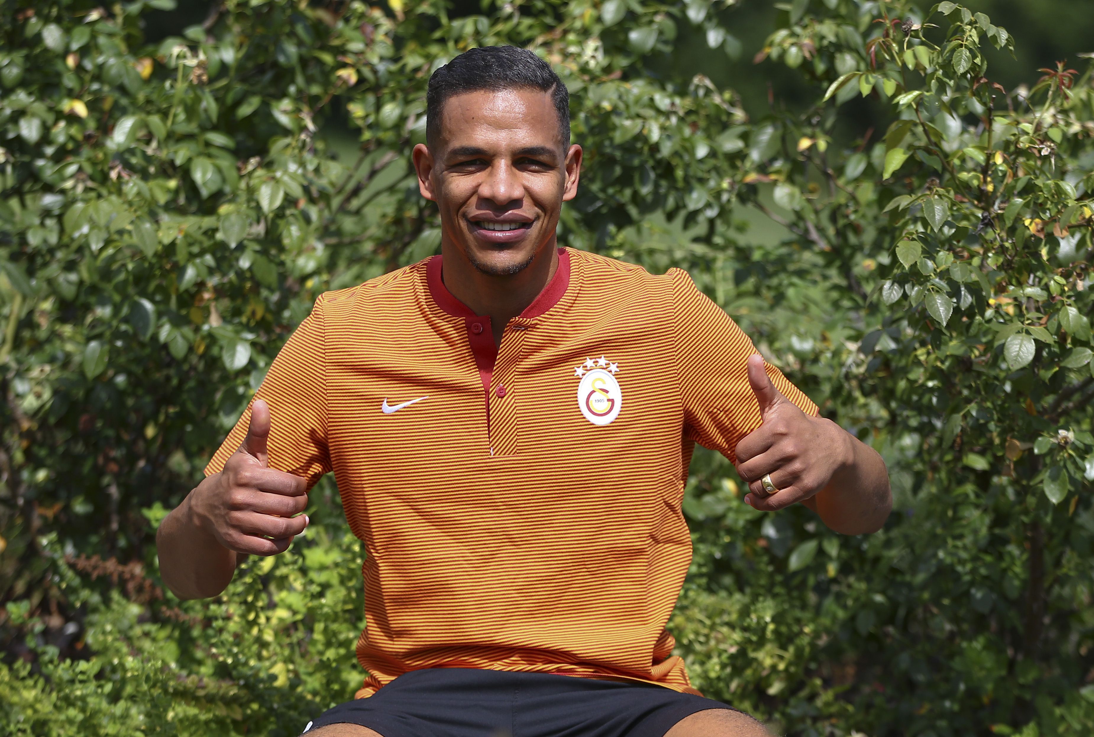 Galatasaray'ın eski futbolcusu Fernando Reges, futbolu bıraktı