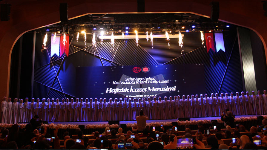 Şehit Ayşe Aykaç İmam Hatip Ortaokulunda gurur tablosu! 55 öğrenci Hafızlık İcazetlerini aldı