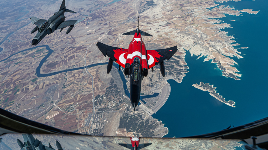 Kardeş ülkeden gövde gösterisi: Türk F-16'ları törene damga vurdu