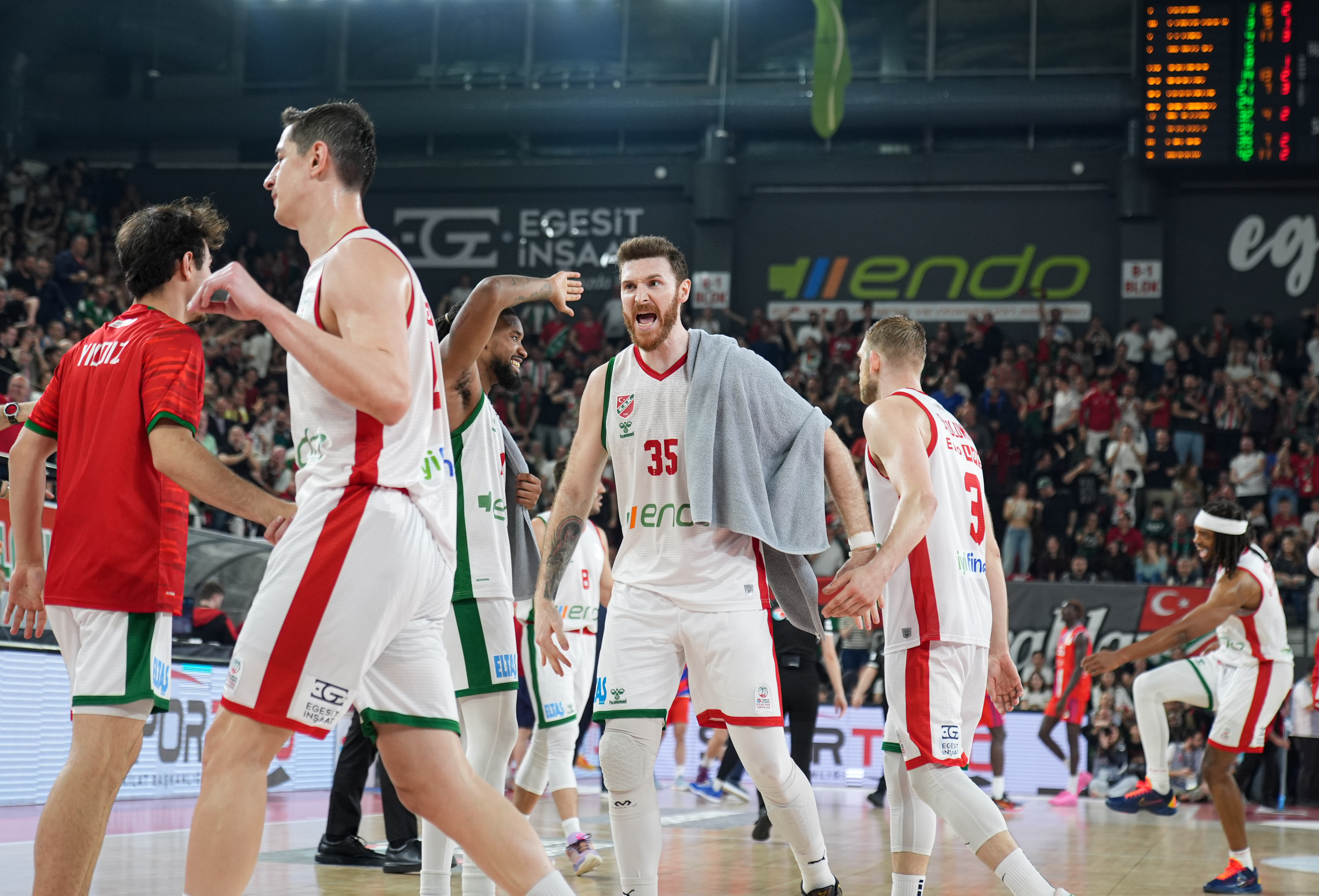 Ligde kalma yarışında kritik galibiyet! Karşıyaka nefes aldı