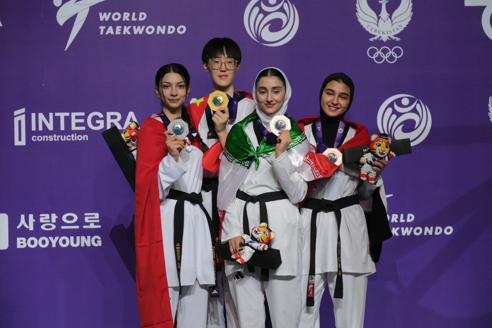 Milli taekwondocu Cansu Şeyhoğlu'ndan dünya ikinciliği!