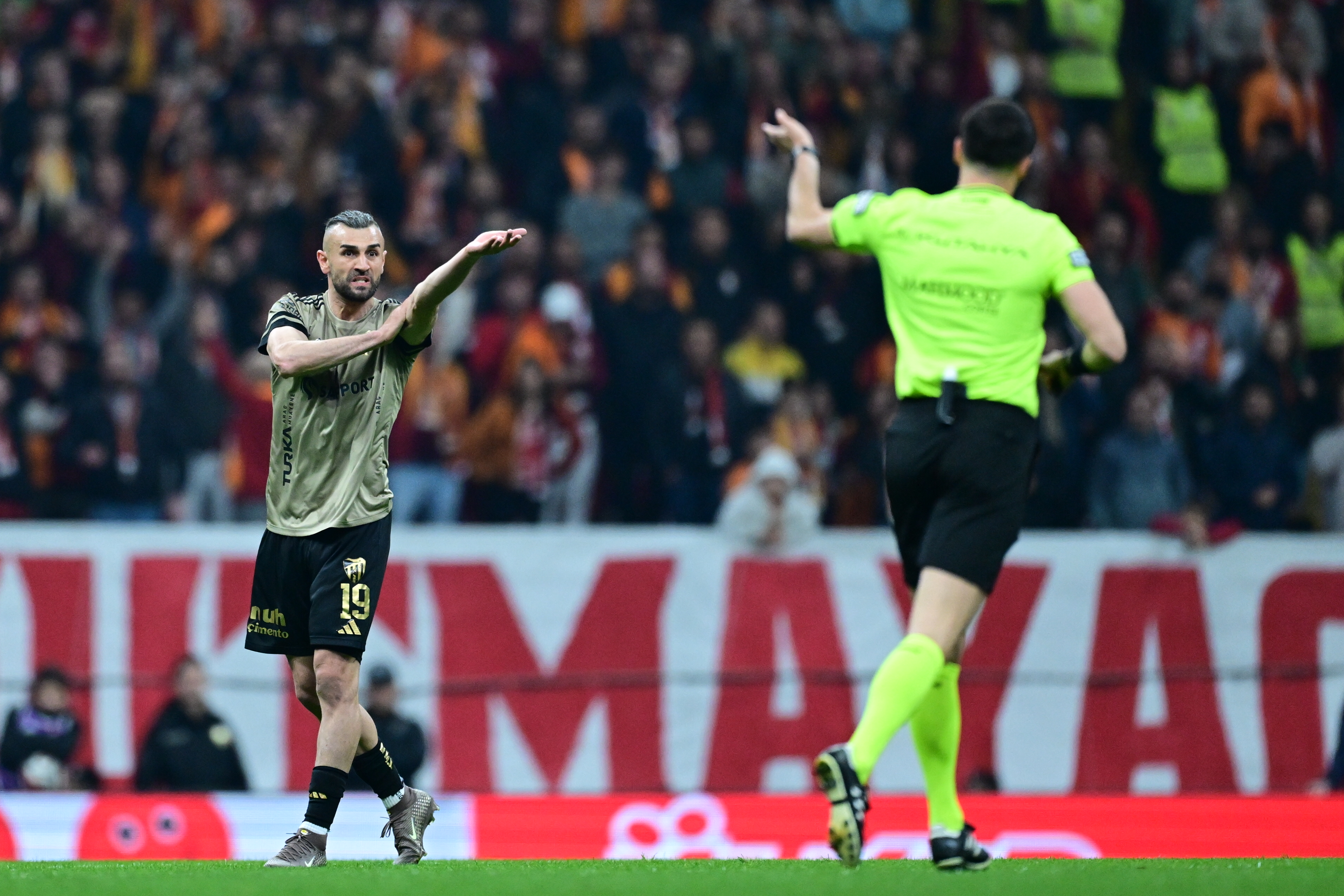 Serdar Dursun: Jakobs'un bana hamlesi penaltıydı