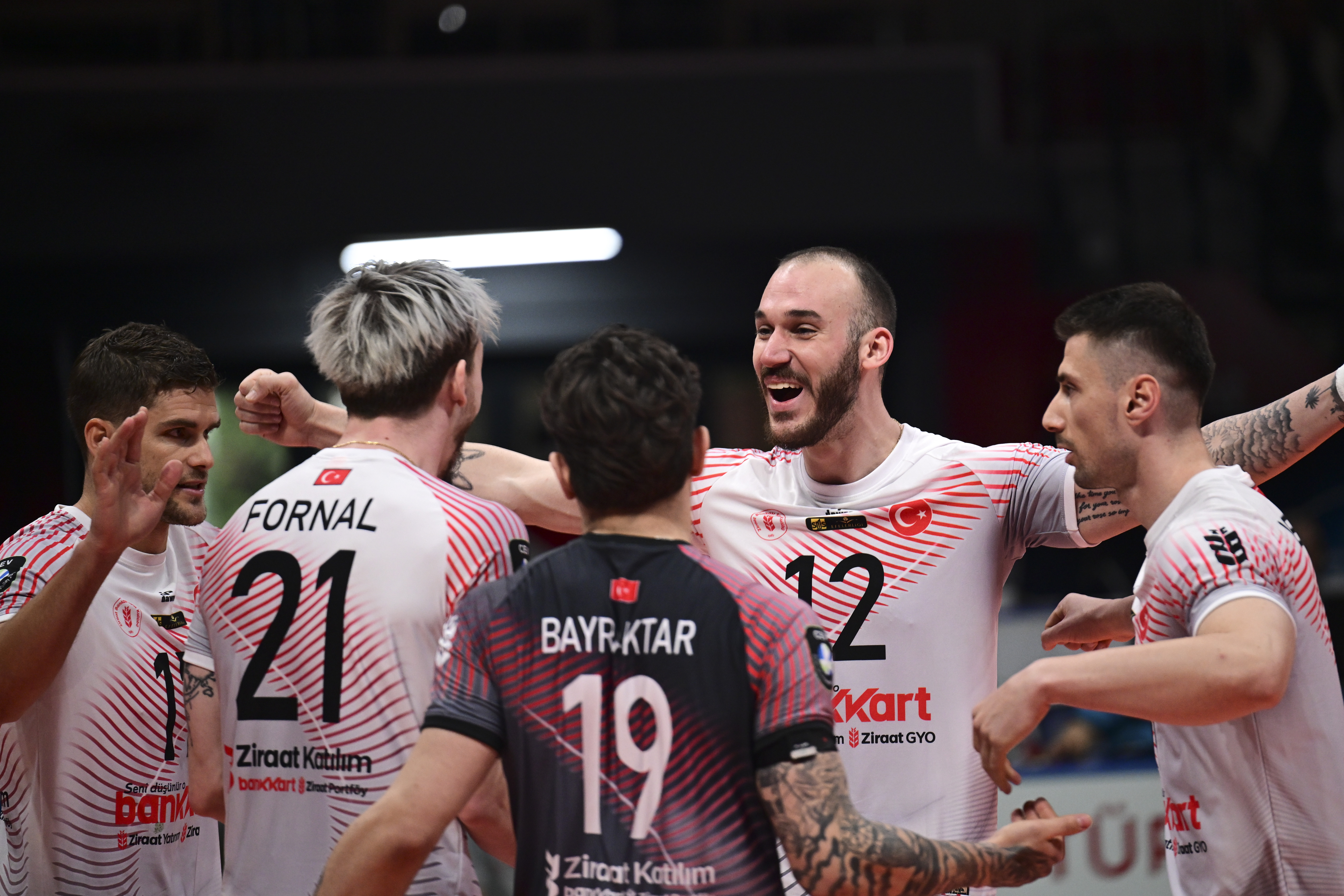 Ziraat Bankkart seride öne geçti