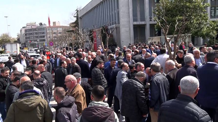 İstanbul'da ücretsiz yolcu krizi! Esnaftan İBB'ye rest: Gelecek aydan itibaren durduruyoruz