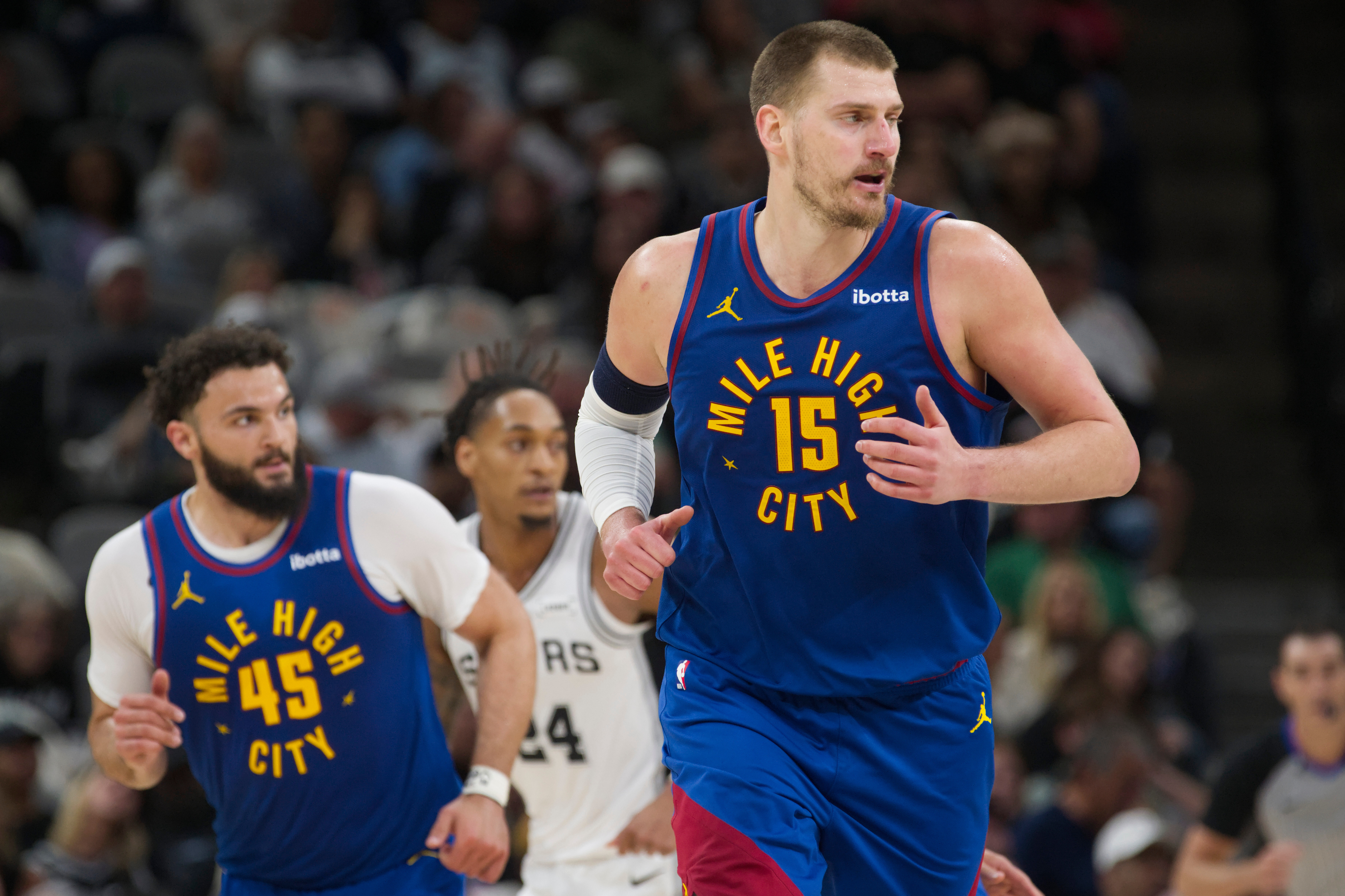 Nikola Jokic NBA tarihini yeniden yazdı