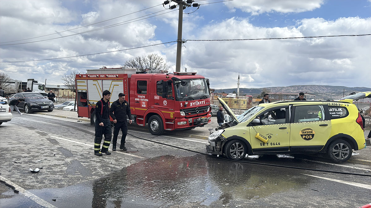Sivasspor tesisleri önünde feci kaza: 1 futbolcu yaşam savaşı veriyor