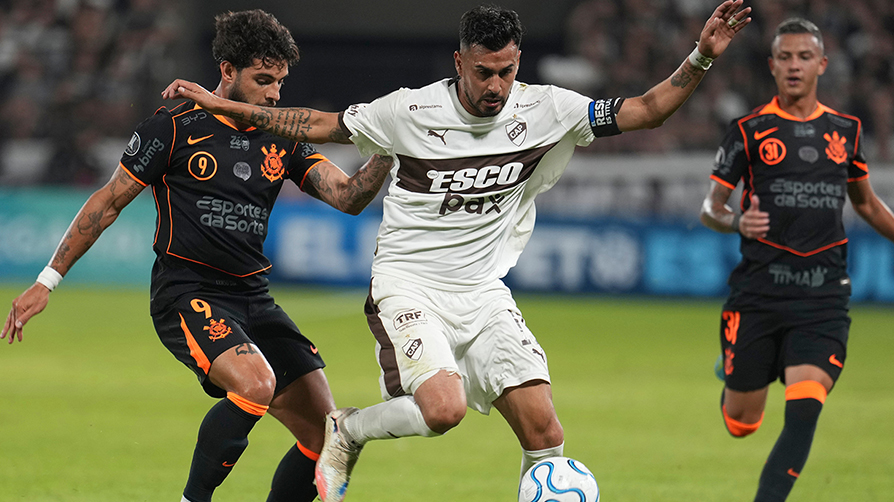 Fenerbahçe'ye İtalyan rakip! Golcü transferine Avrupa engeli