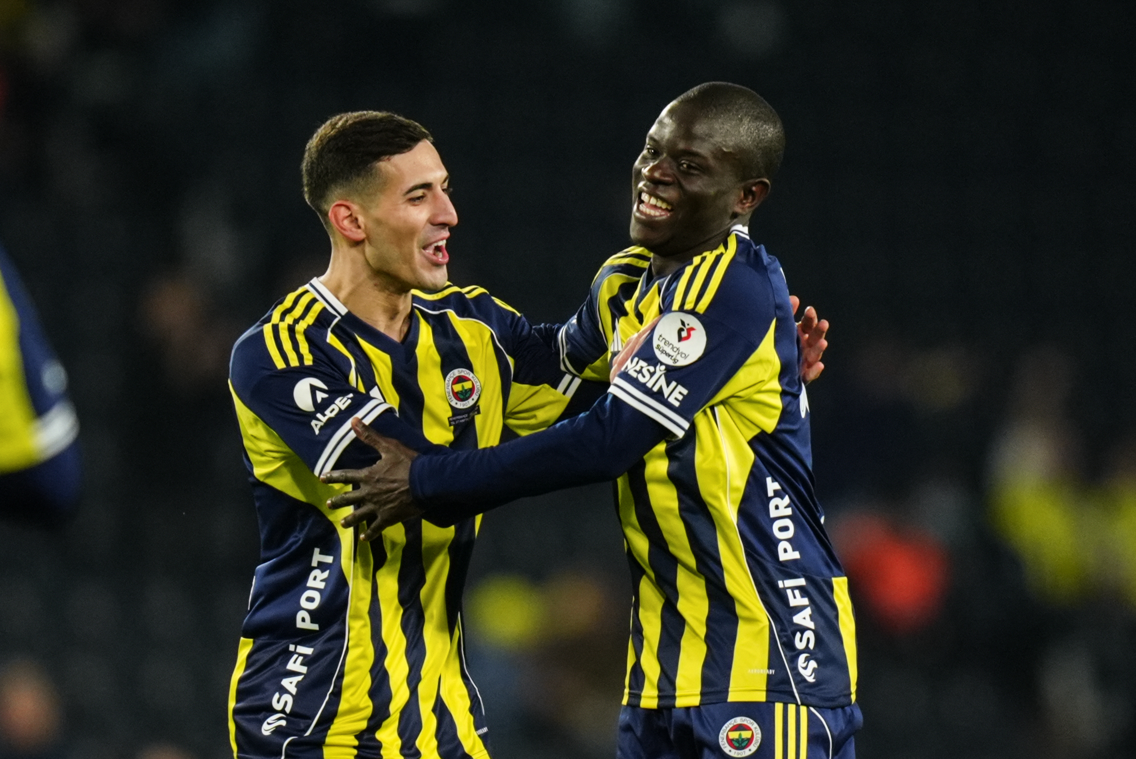 N'Golo Kante fırtınası: Fransa'da haftanın 11'ine seçildi!