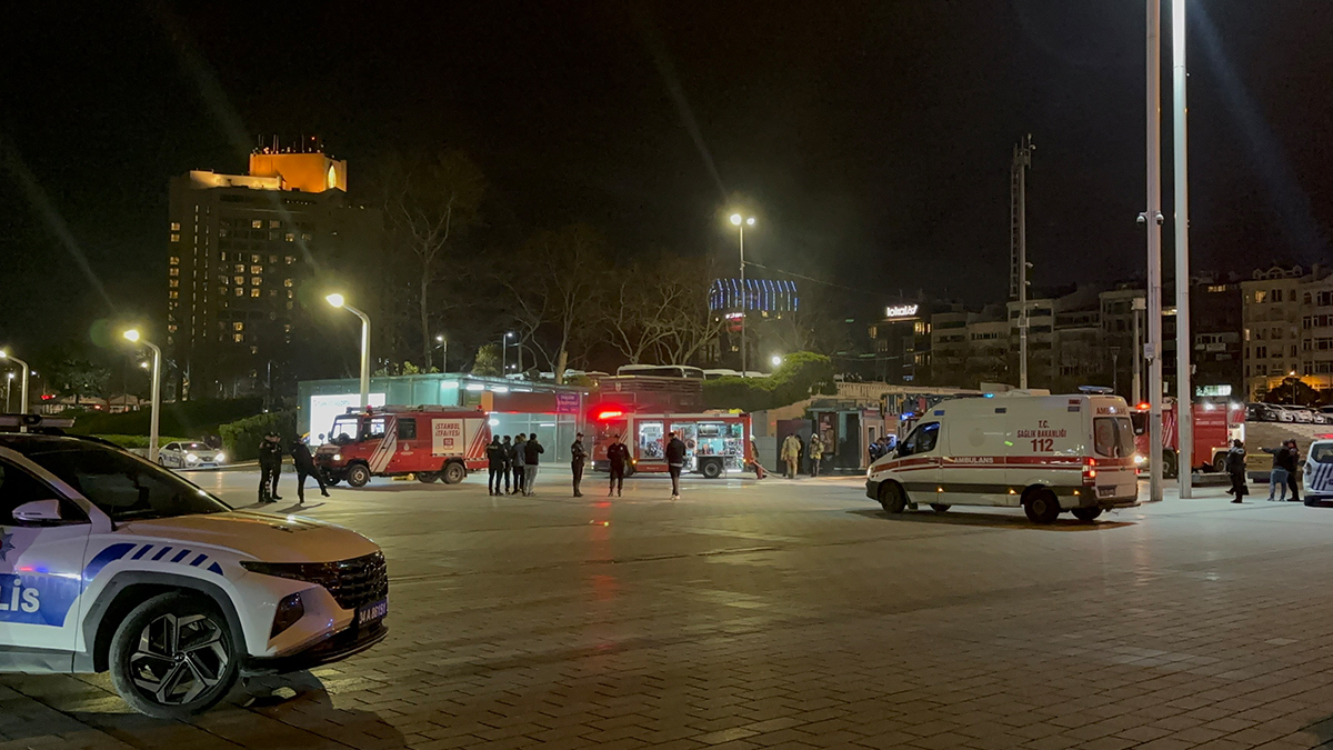 Taksim metrosunda yangın paniği! Cumhuriyet Tüneli çıkışı ulaşıma kapatıldı
