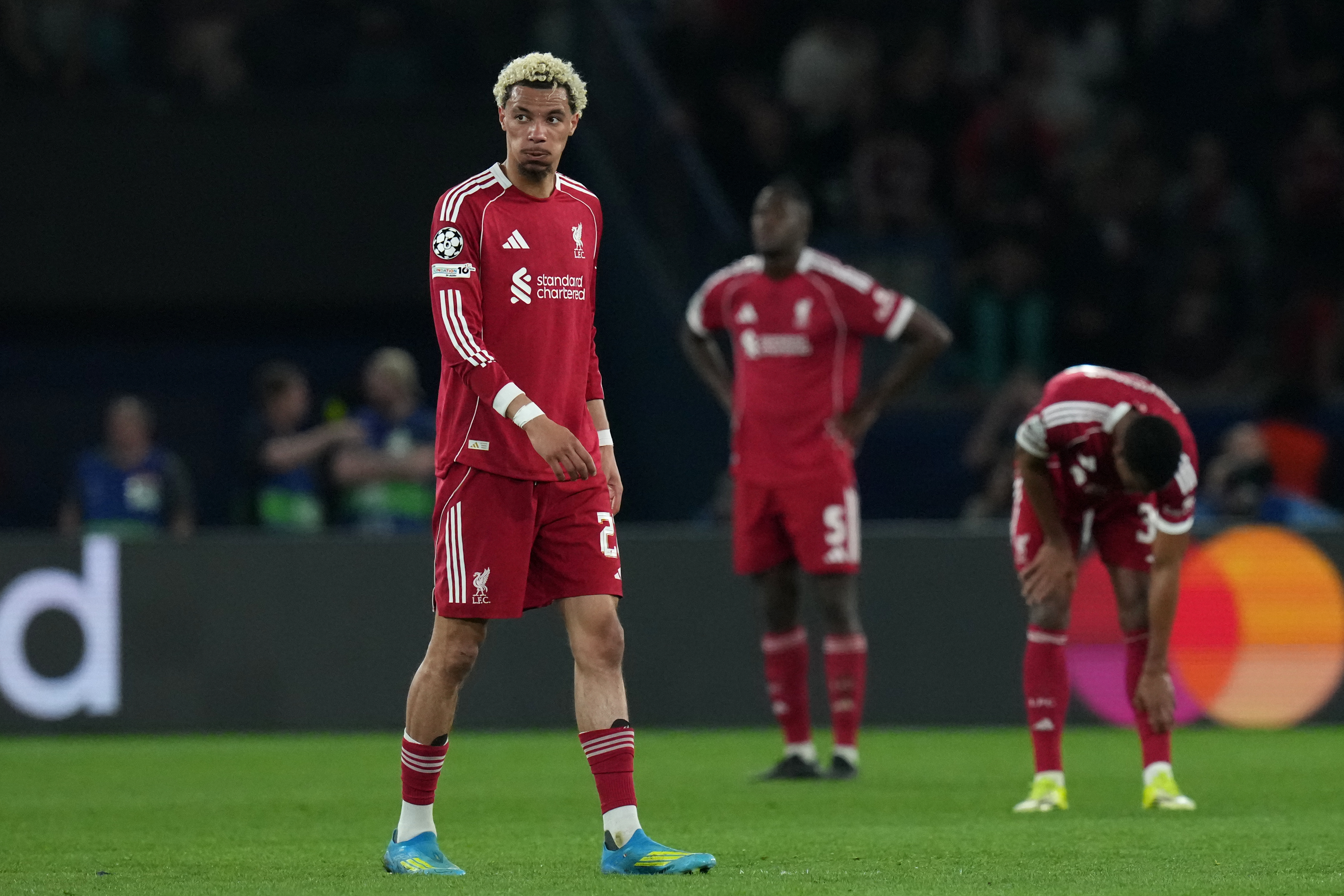 Hugo Ekitike sezonu kapattı: Aşil tendonu koptu