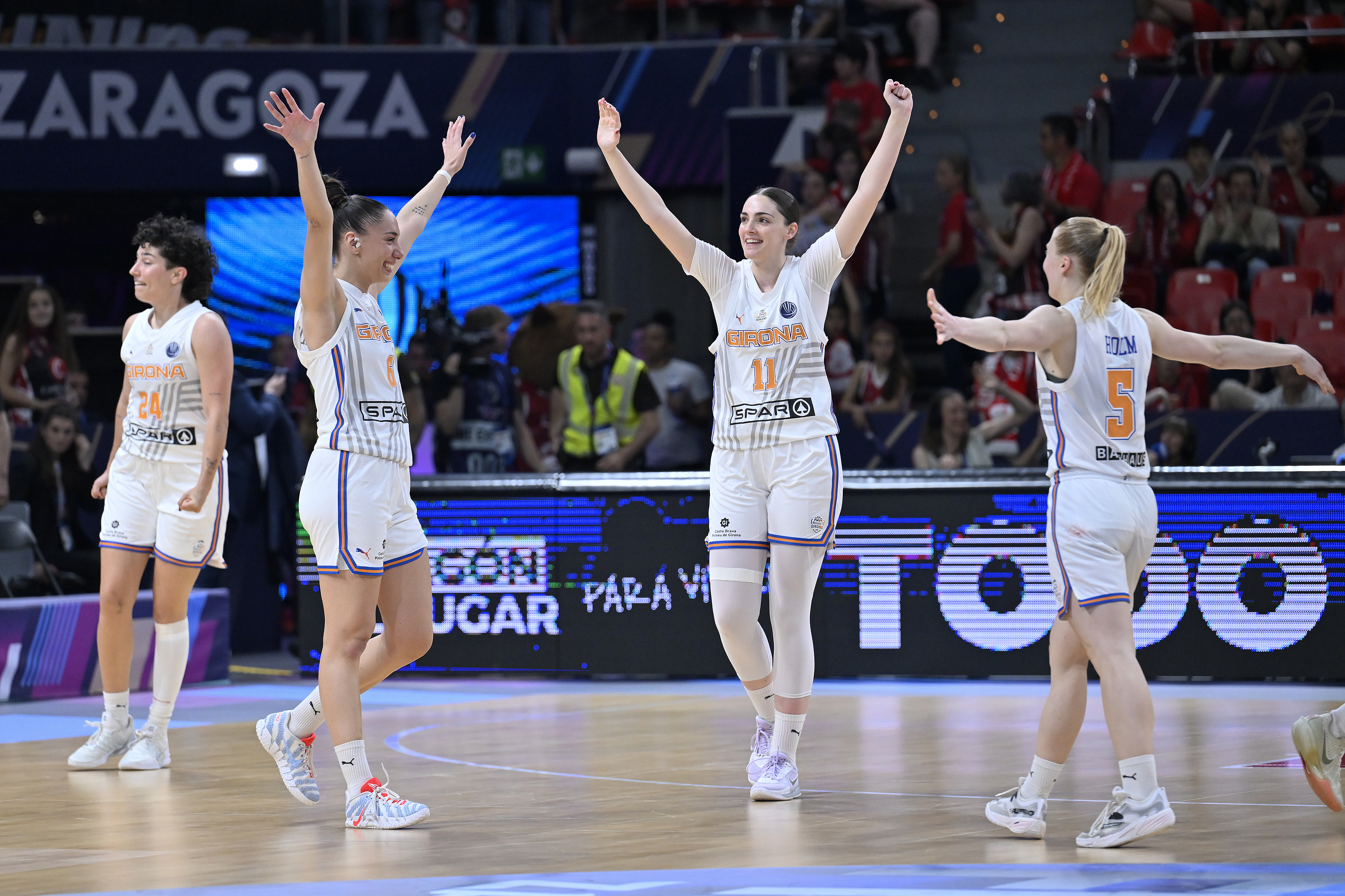 Spar Girona kazandı, Fenerbahçe Opet'in rakibi oldu