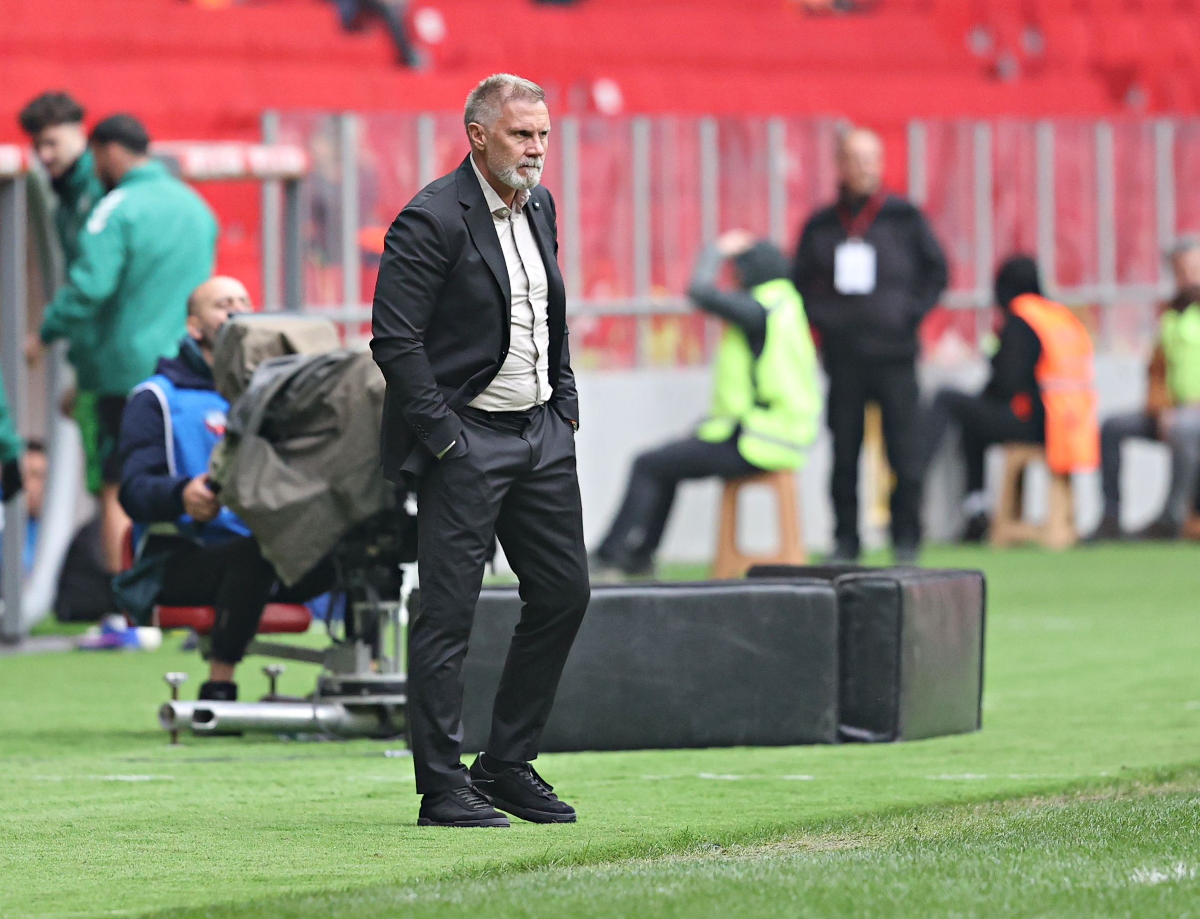 TFF'den Thorsten Fink'e 3 maç men