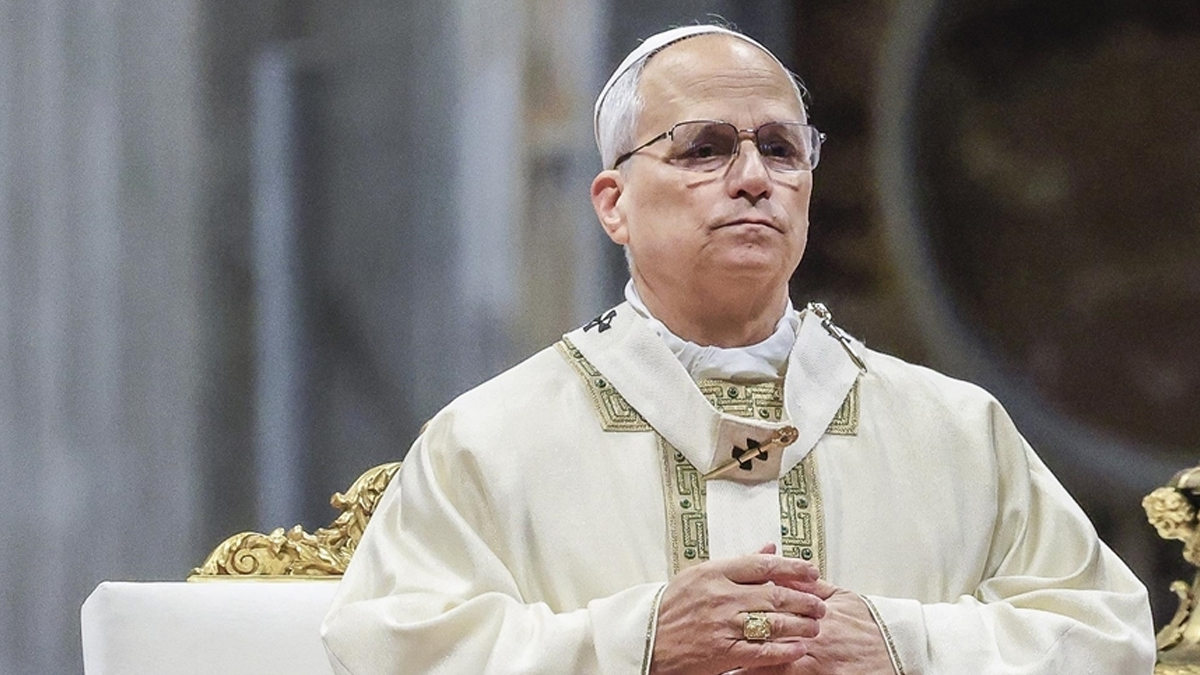 Papa'dan bir avuç zorba çıkışı: Dünya harap ediliyor