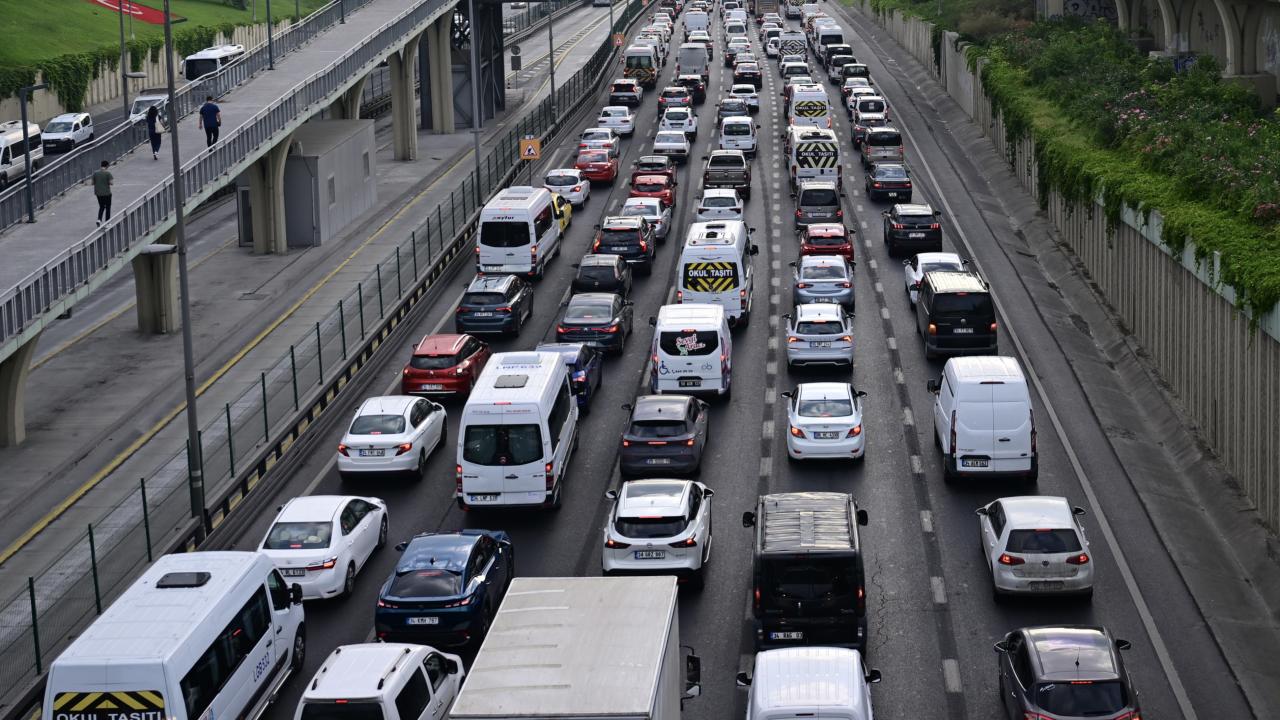 TÜİK açıkladı: Martta trafiğe 155 binden fazla araç katıldı