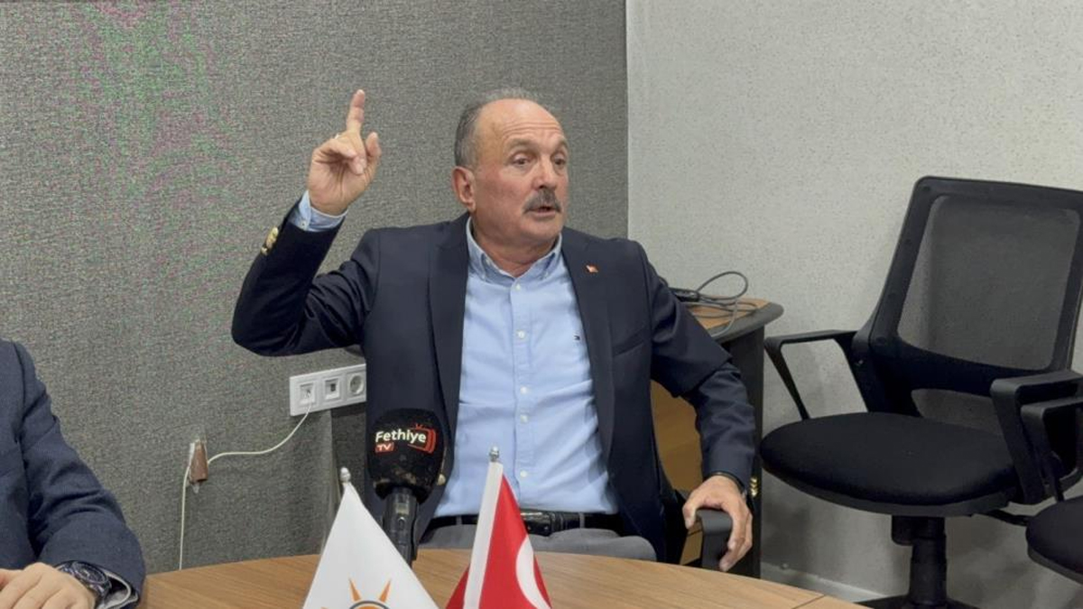 Fethiye'nin eski Belediye Başkanı Saatcı, İYİ Parti'den istifa etti
